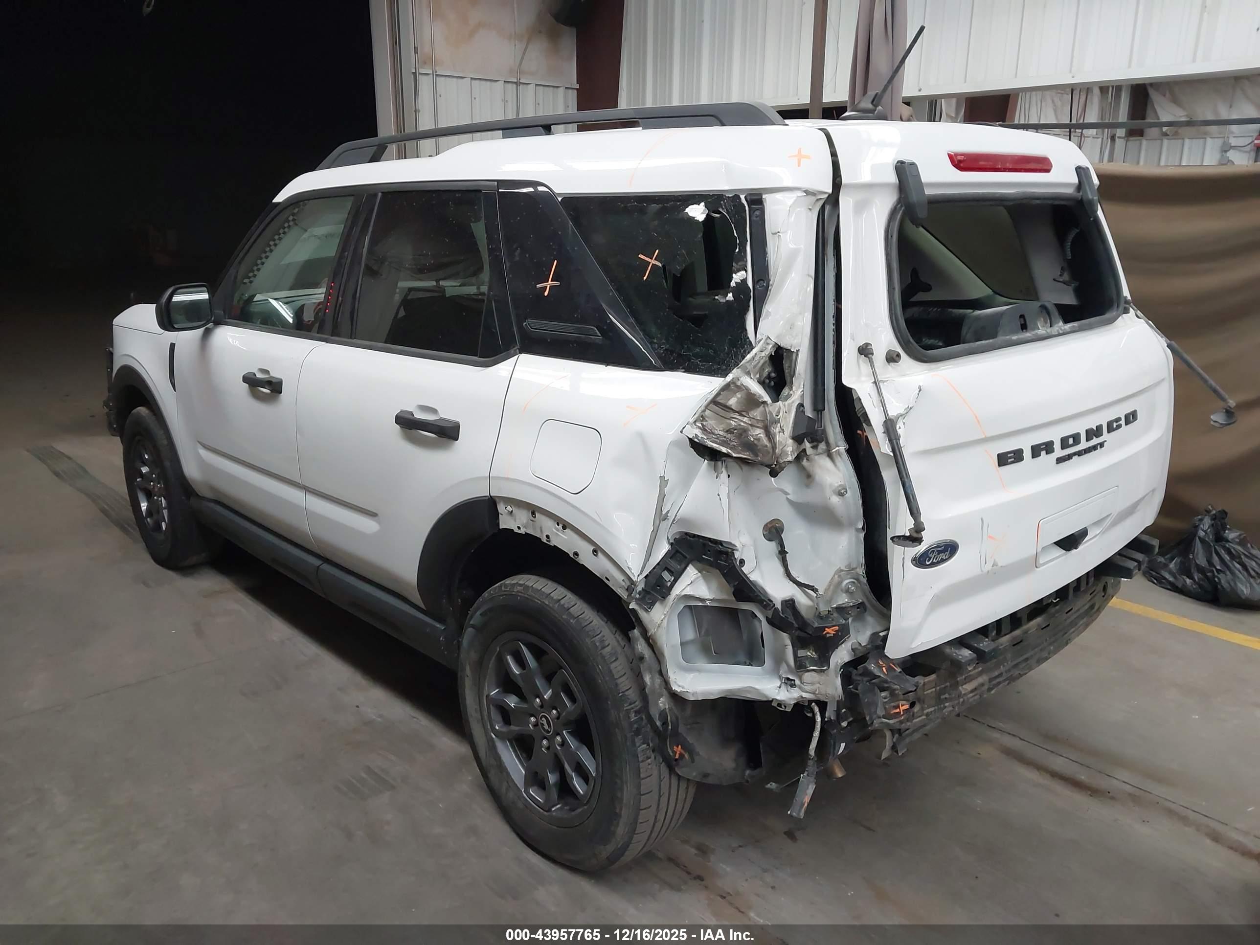 FORD BRONCO image 3