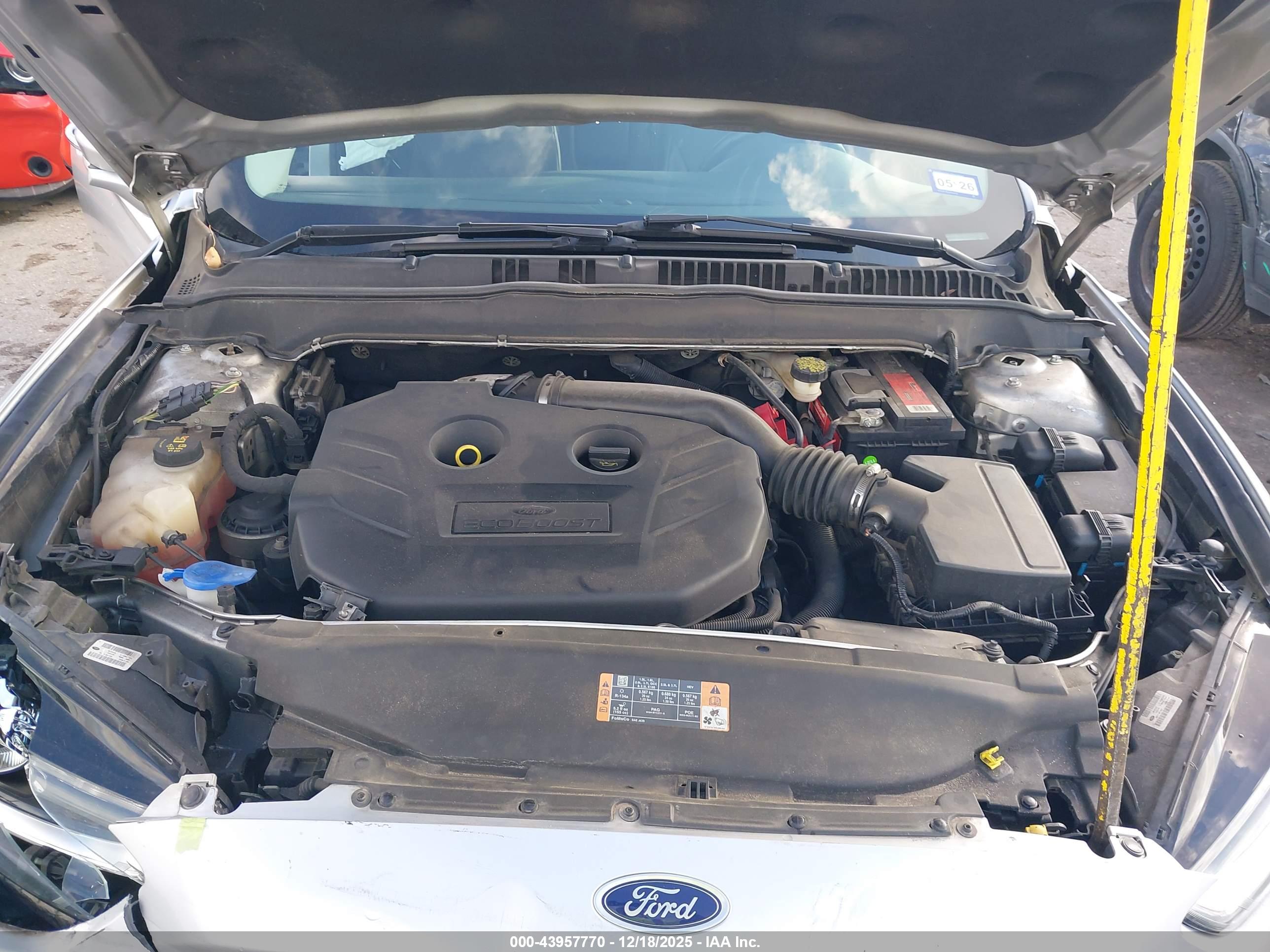 FORD FUSION image 10