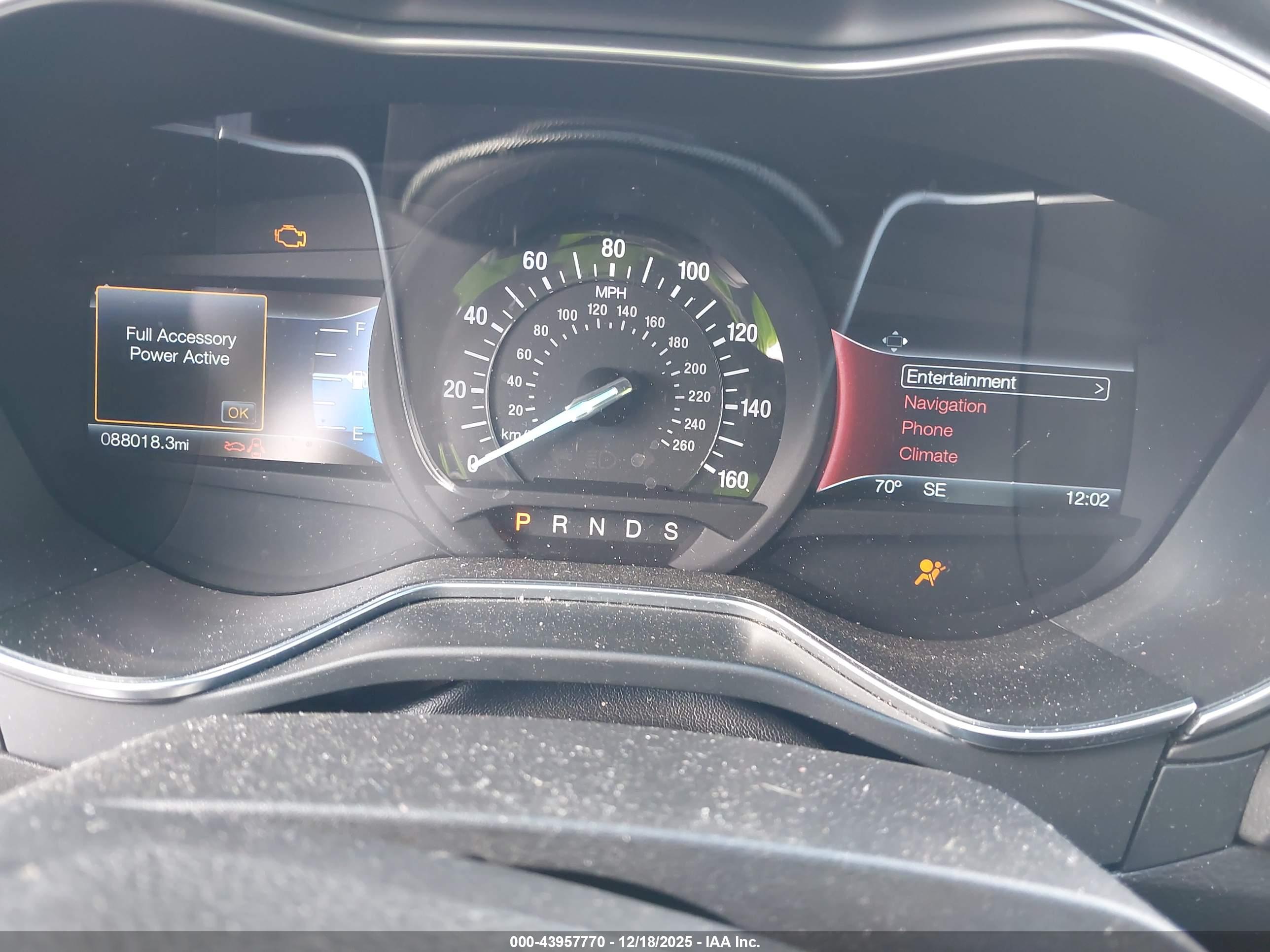 FORD FUSION image 7