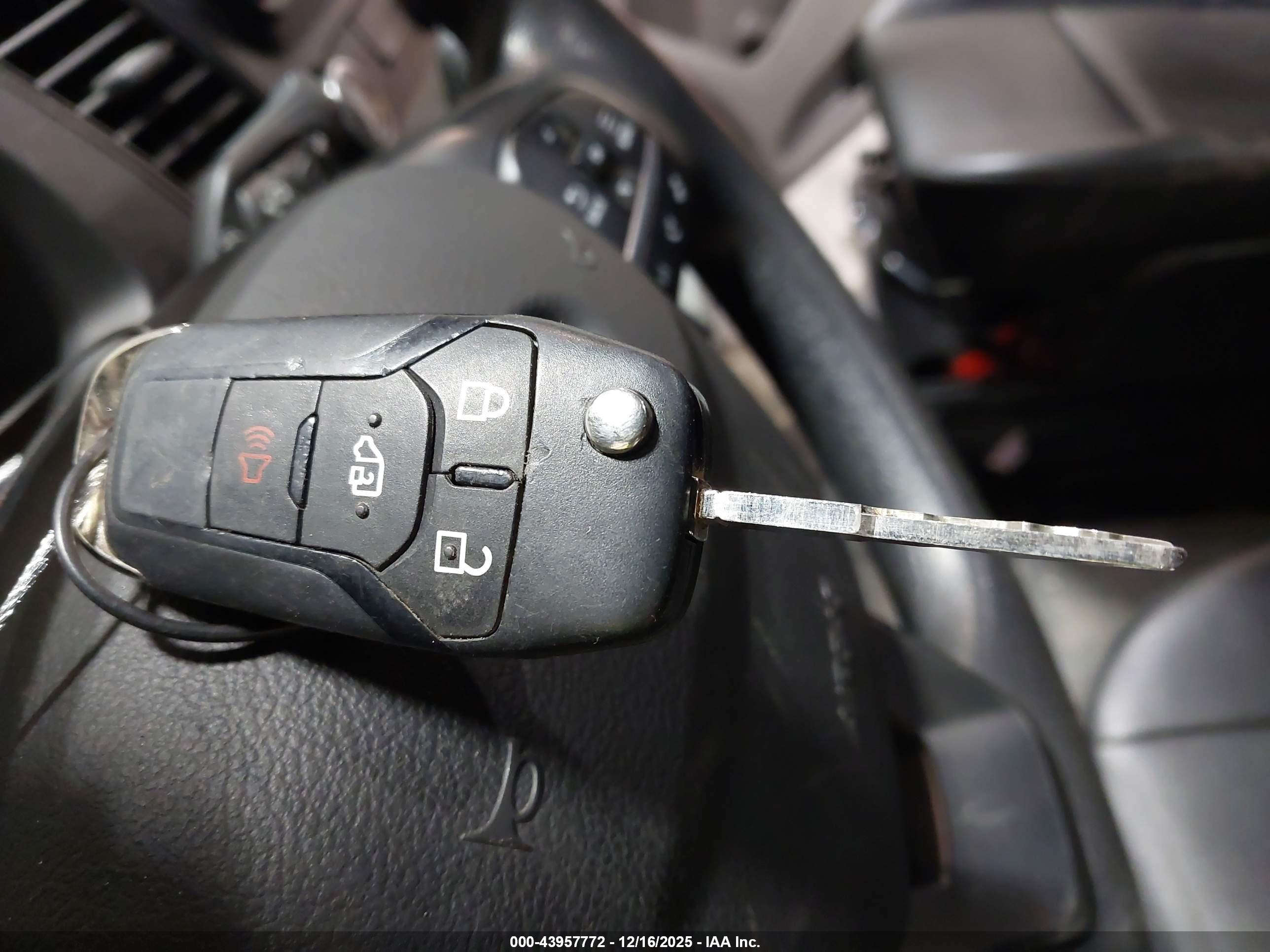 FORD TRANSIT-250 image 11