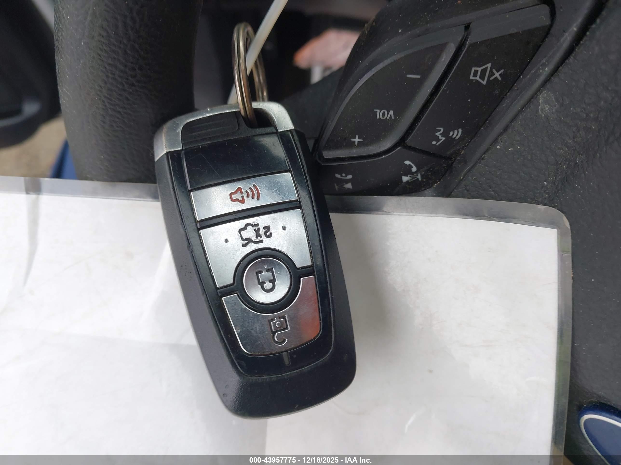 FORD FUSION image 11