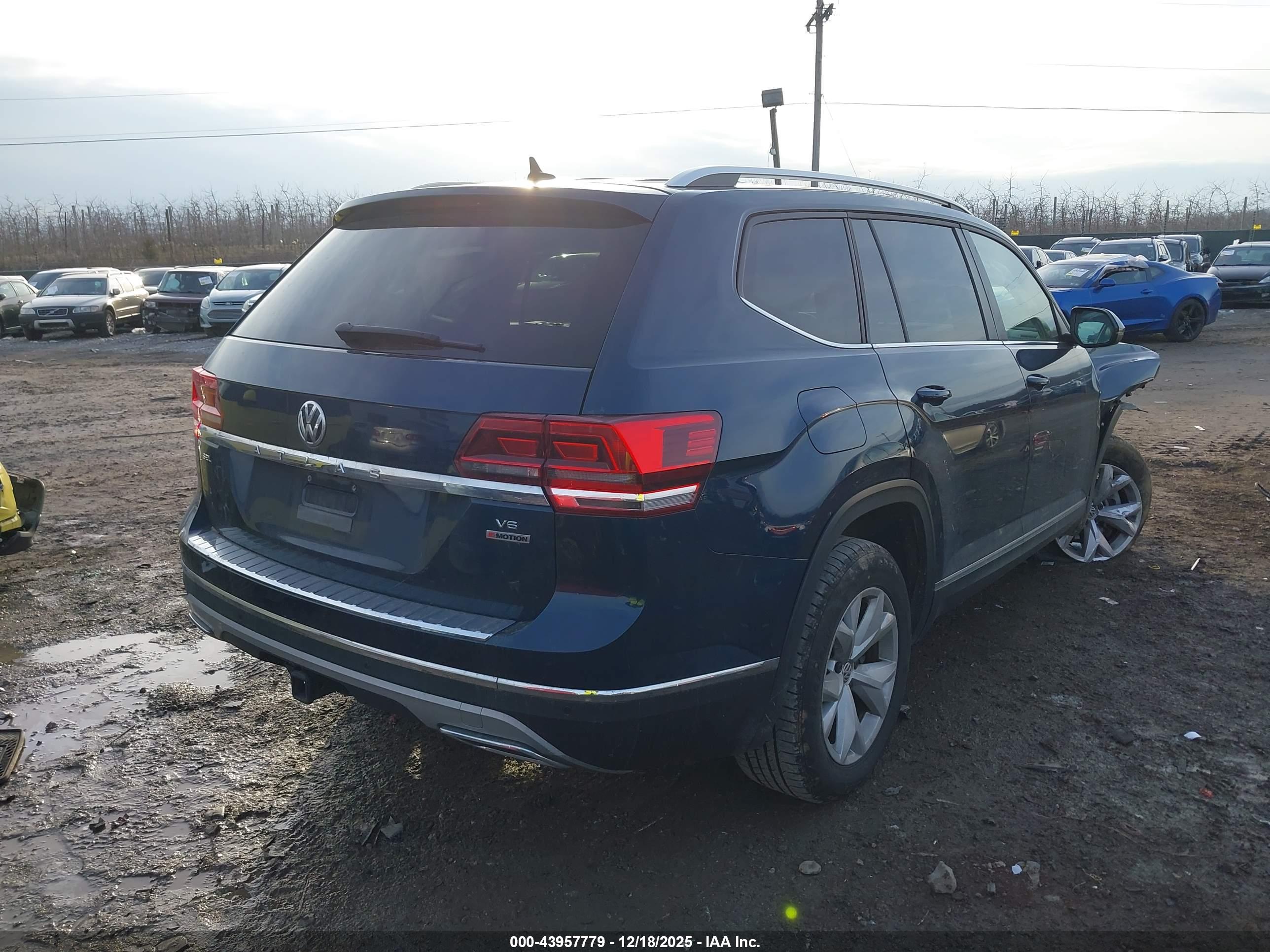 VOLKSWAGEN ATLAS image 4