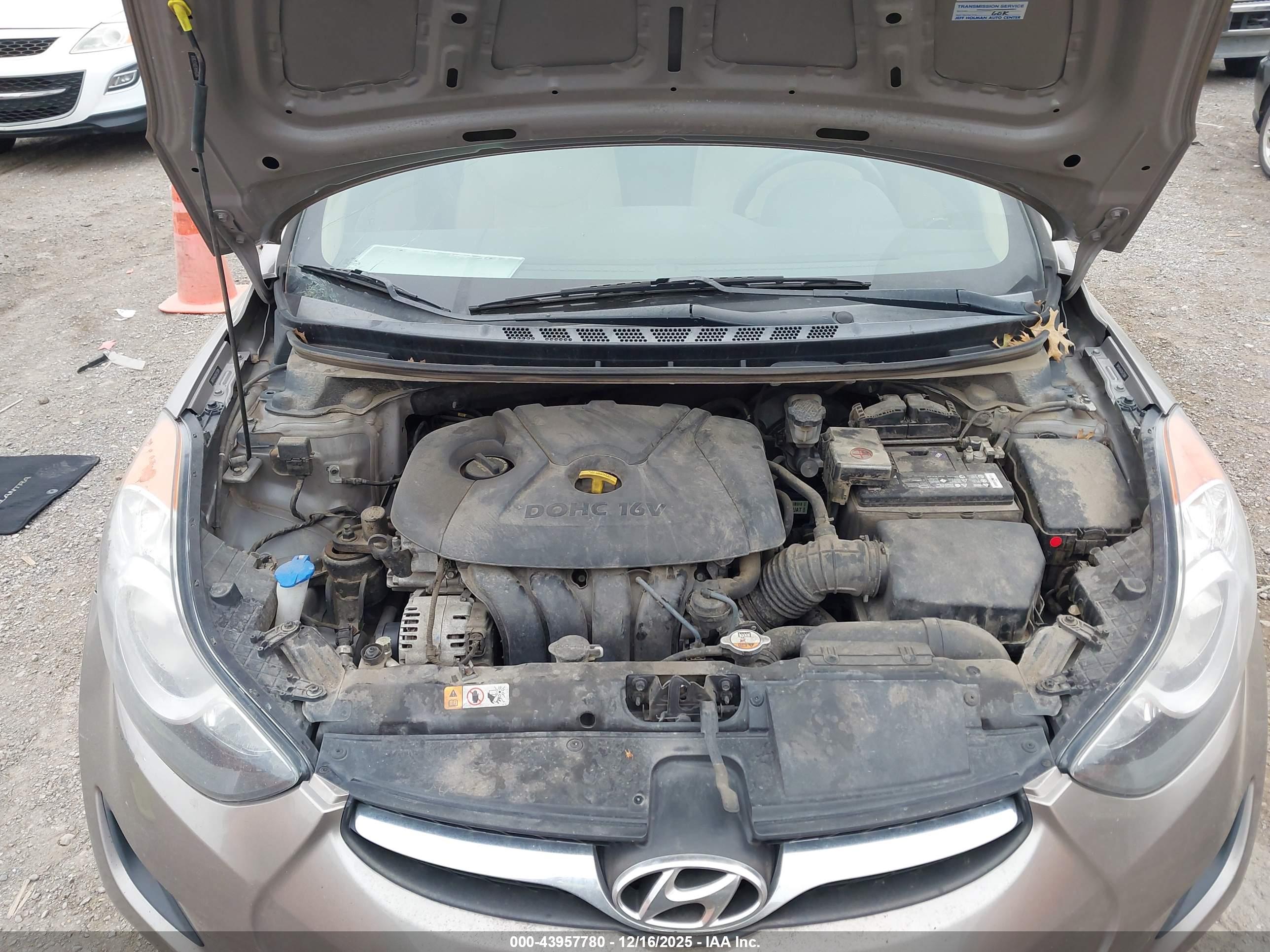 HYUNDAI ELANTRA image 10