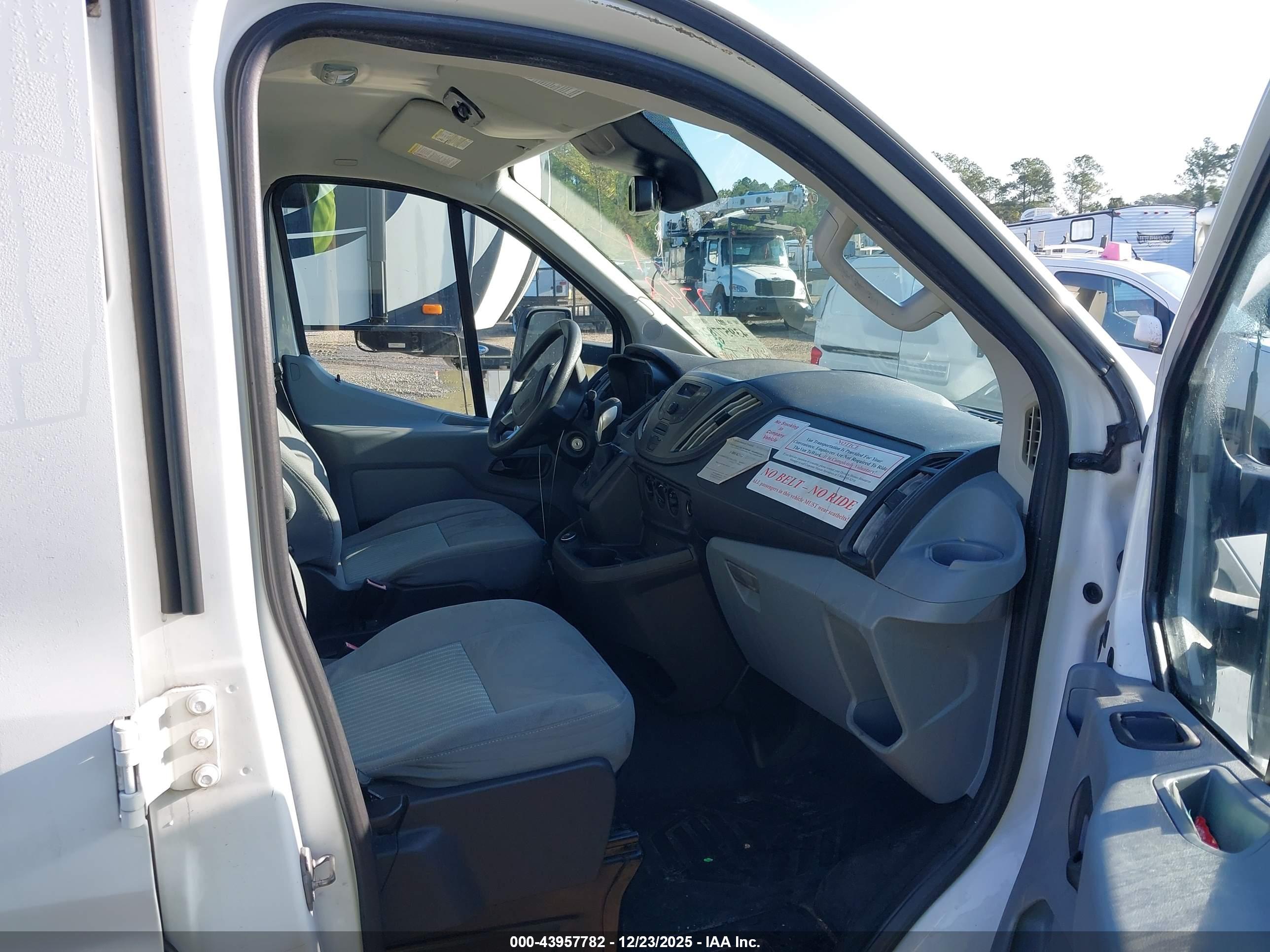 FORD TRANSIT-350 image 5