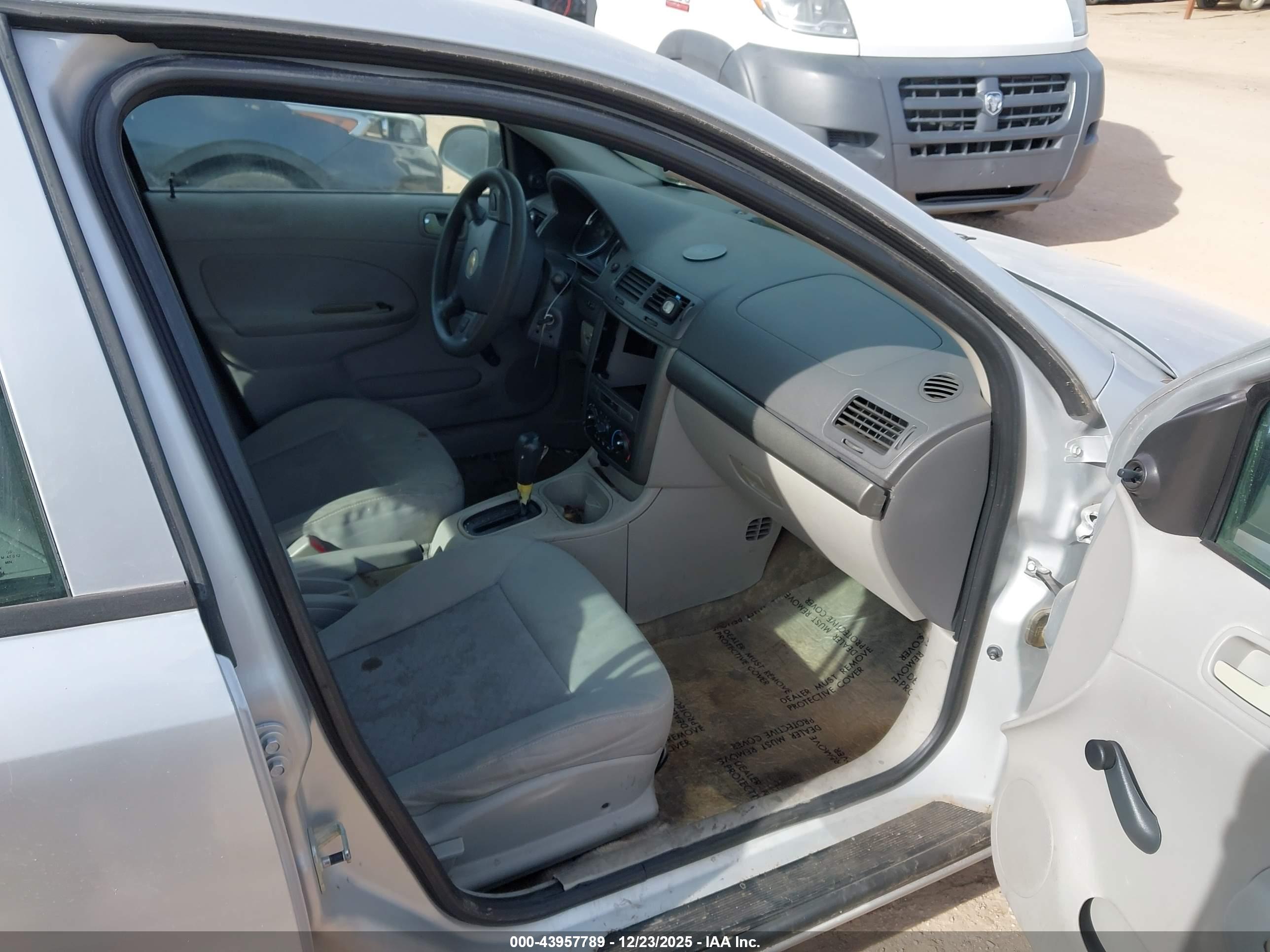 CHEVROLET COBALT image 5