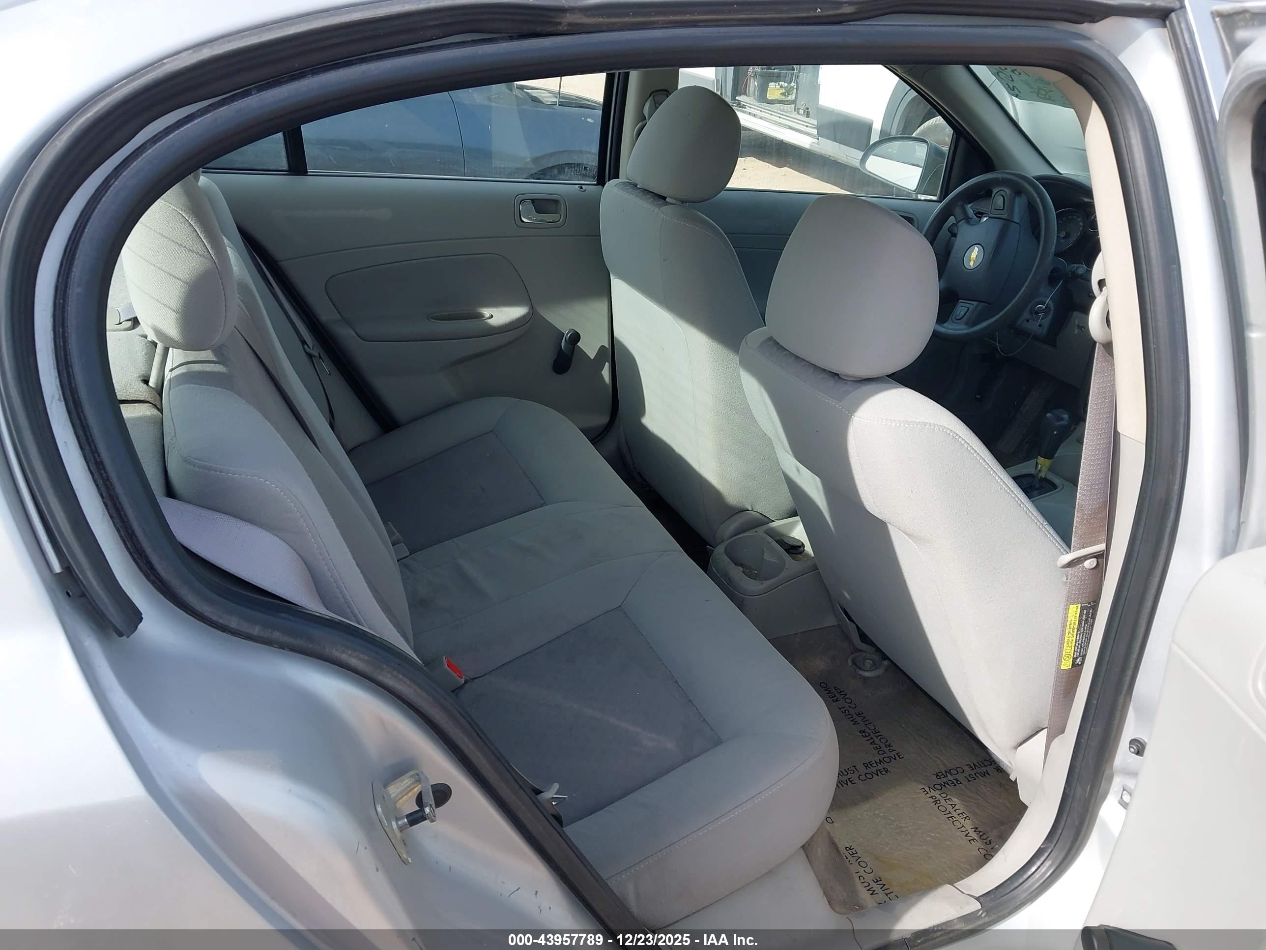 CHEVROLET COBALT image 8