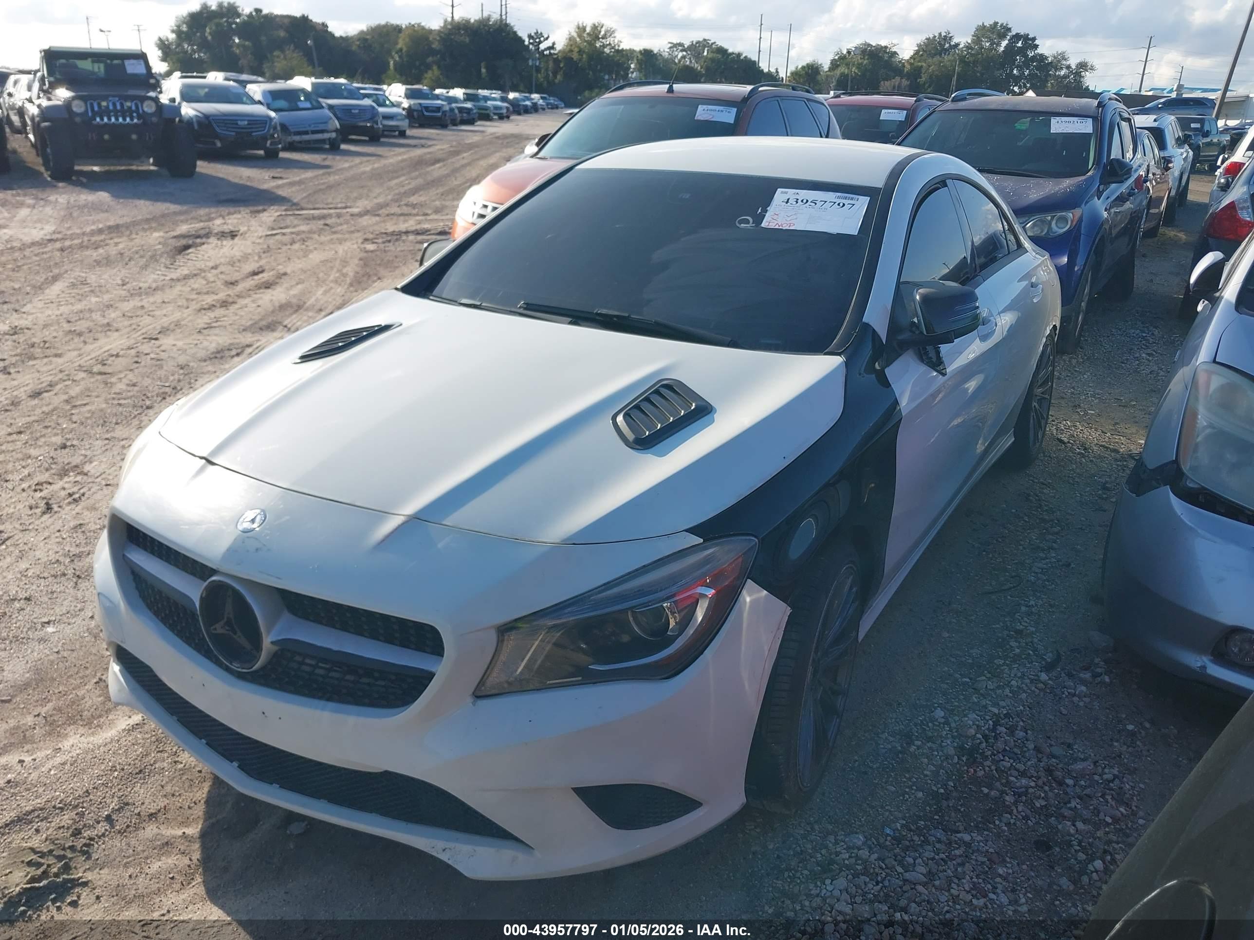 MERCEDES-BENZ CLA image 2