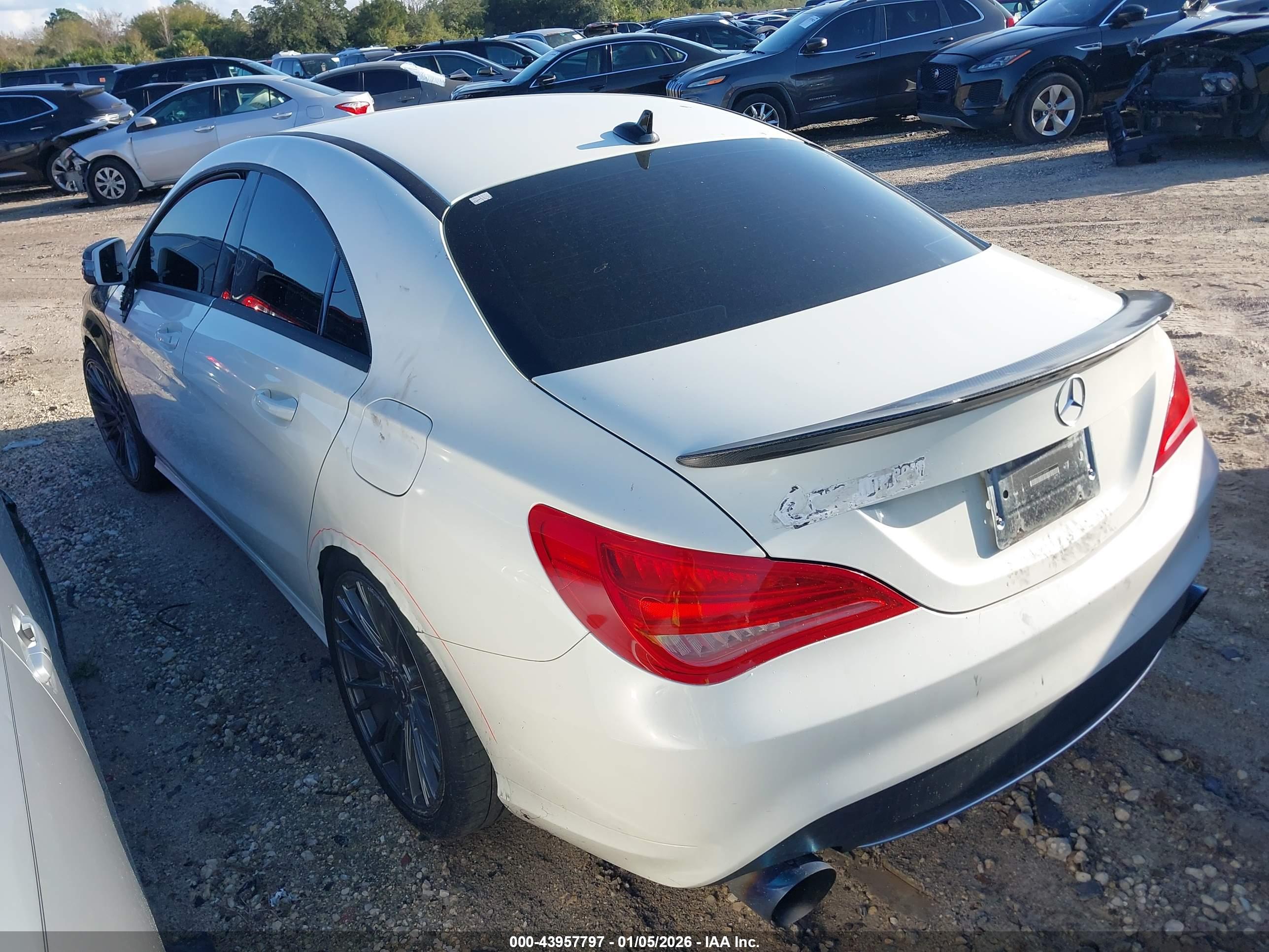 MERCEDES-BENZ CLA image 3