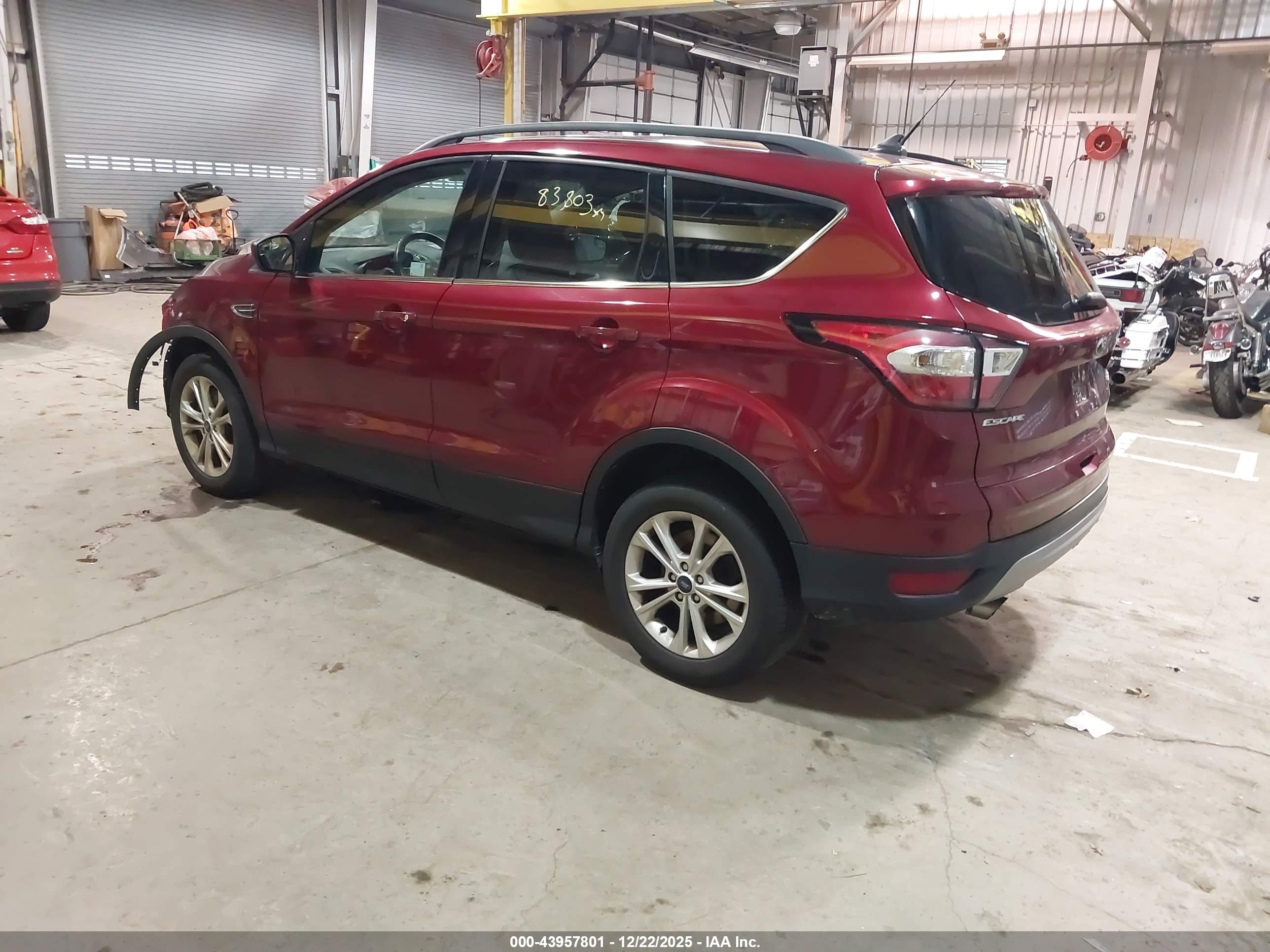 FORD ESCAPE image 3