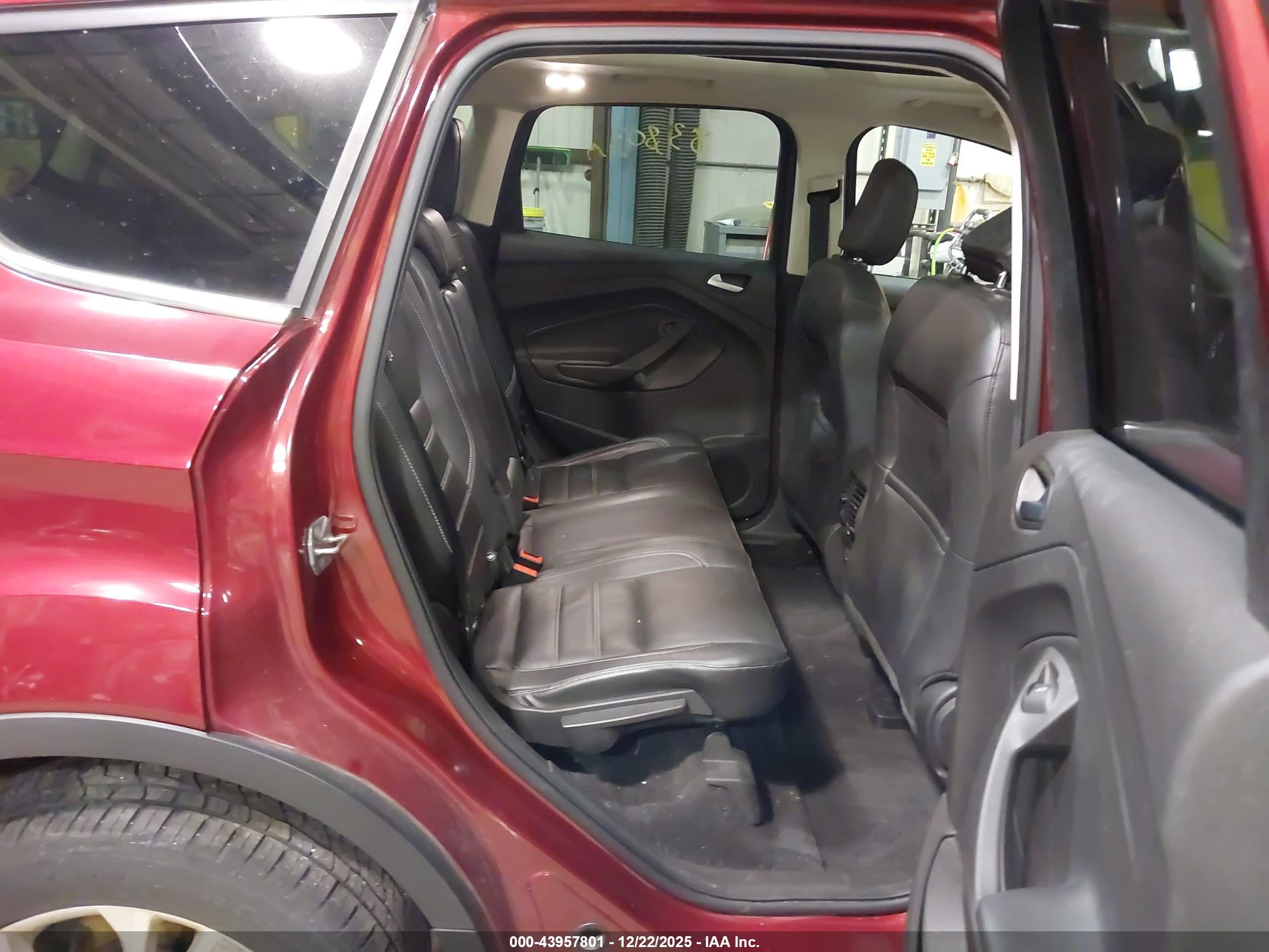 FORD ESCAPE image 8