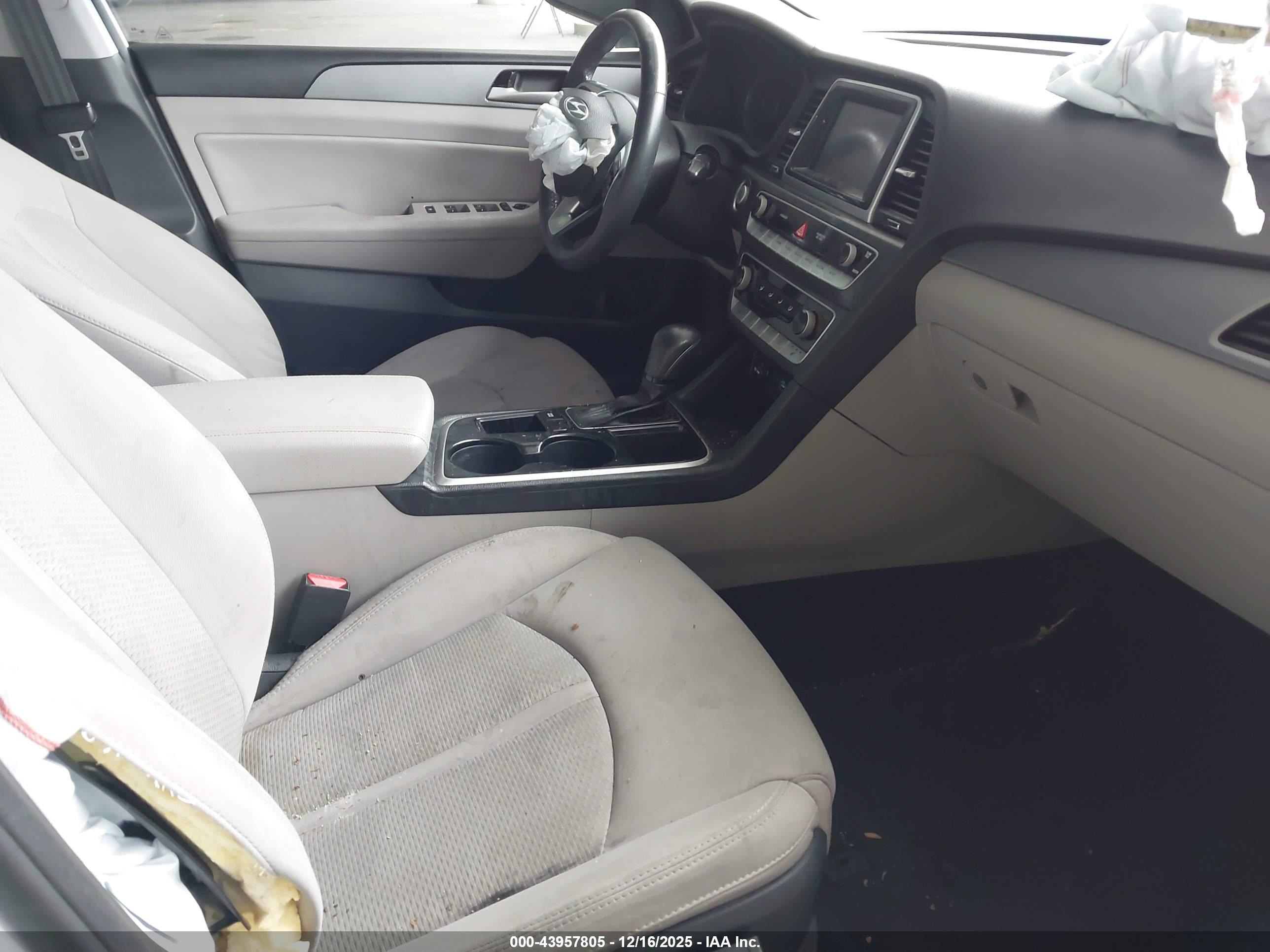 HYUNDAI SONATA image 5