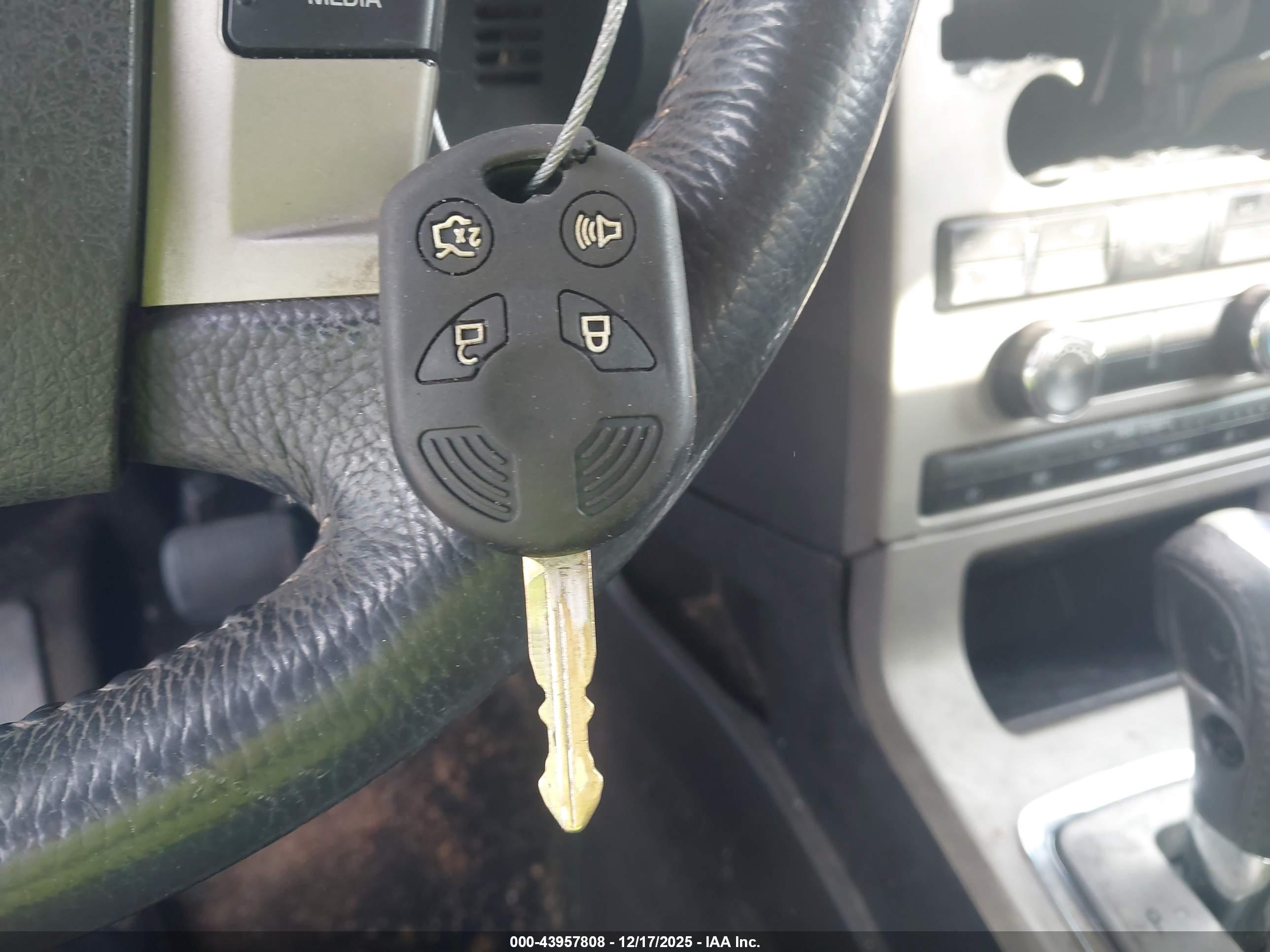 FORD FLEX image 11