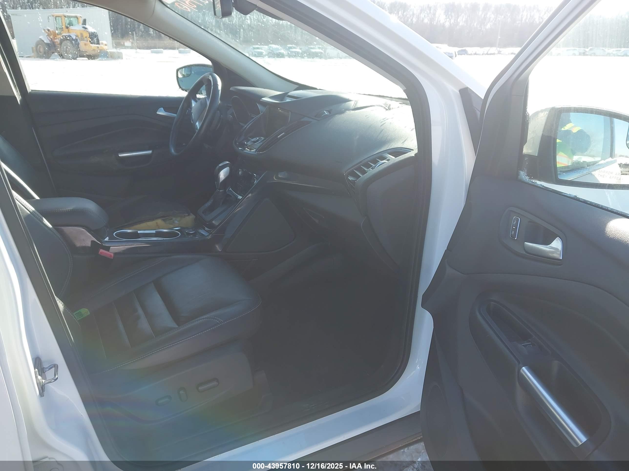 FORD ESCAPE image 5