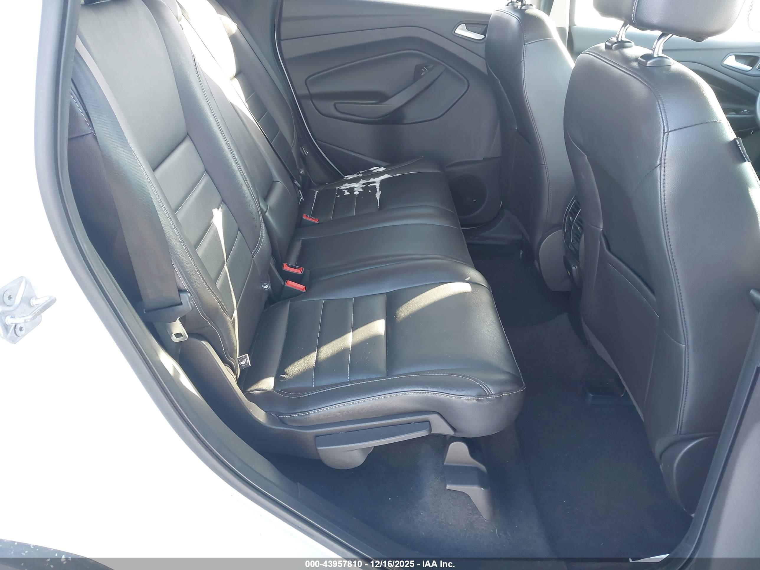 FORD ESCAPE image 8