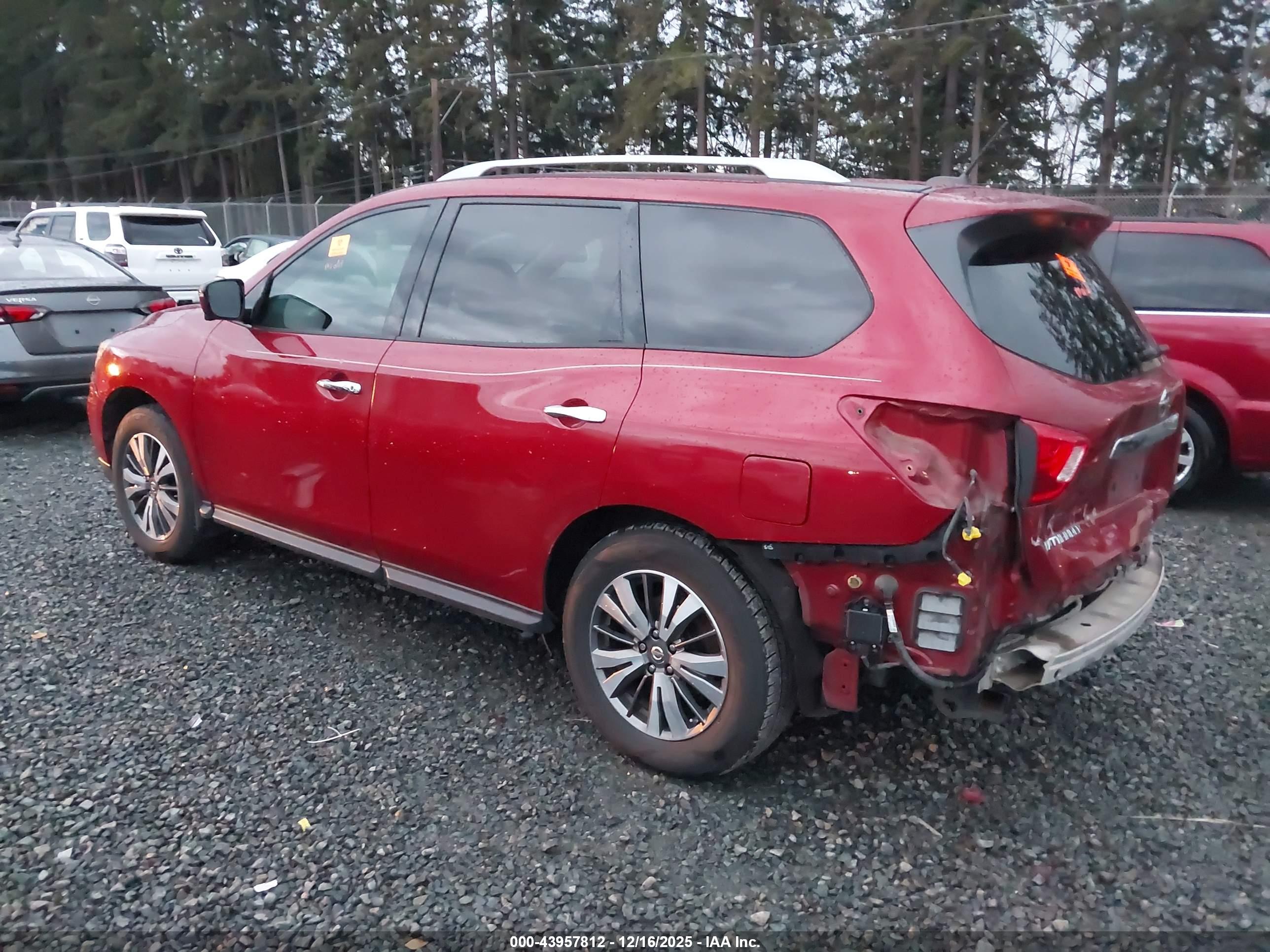 NISSAN PATHFINDER image 3