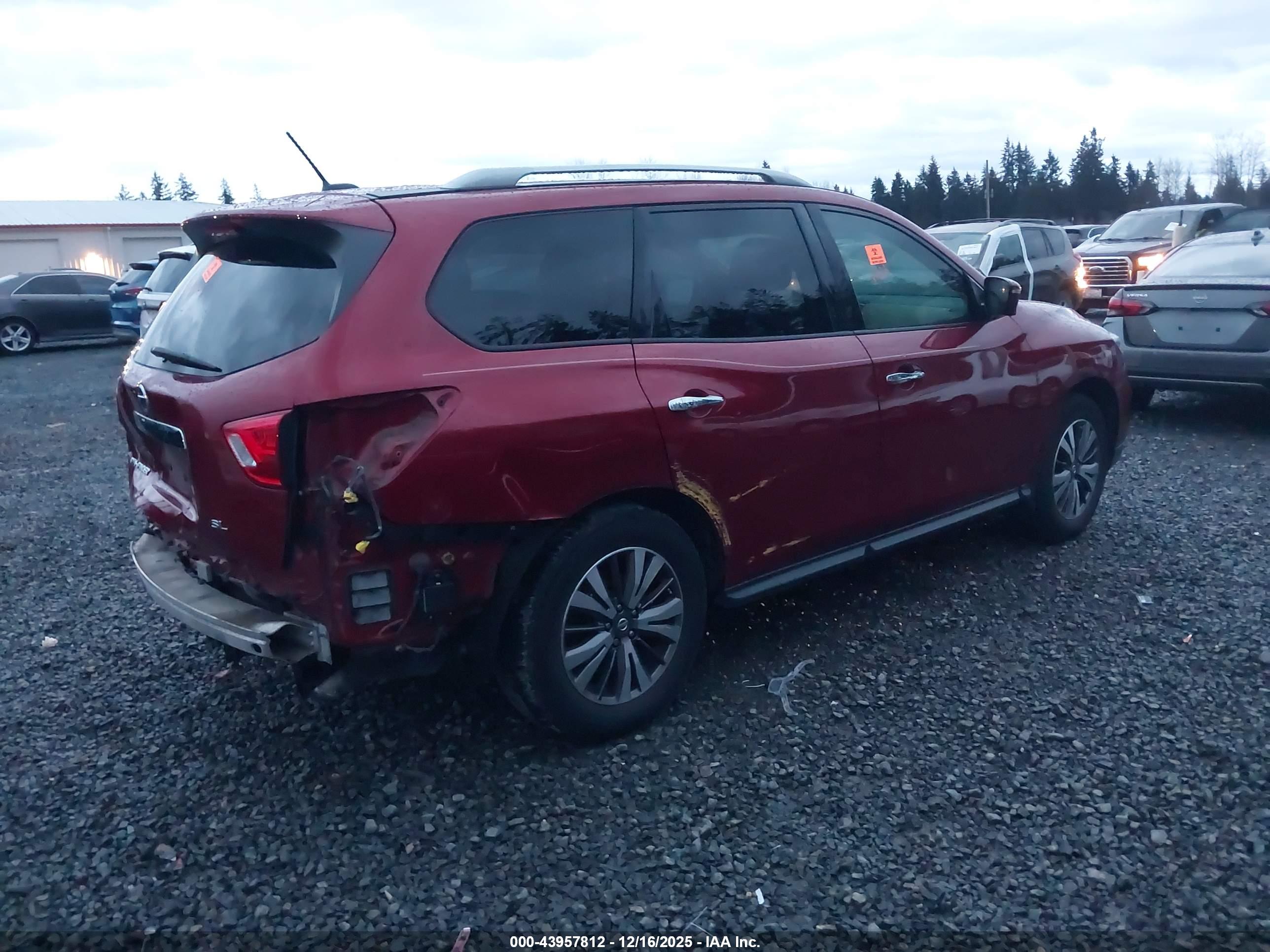 NISSAN PATHFINDER image 4