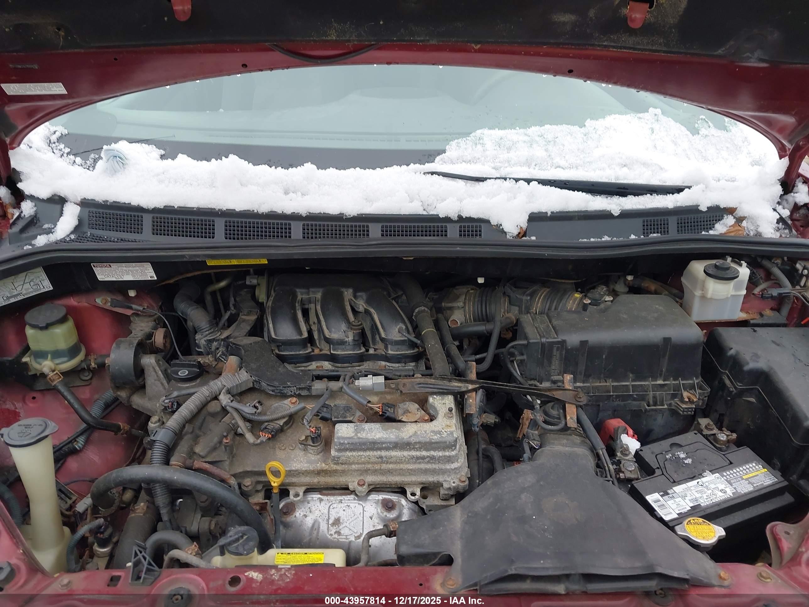 TOYOTA SIENNA image 10