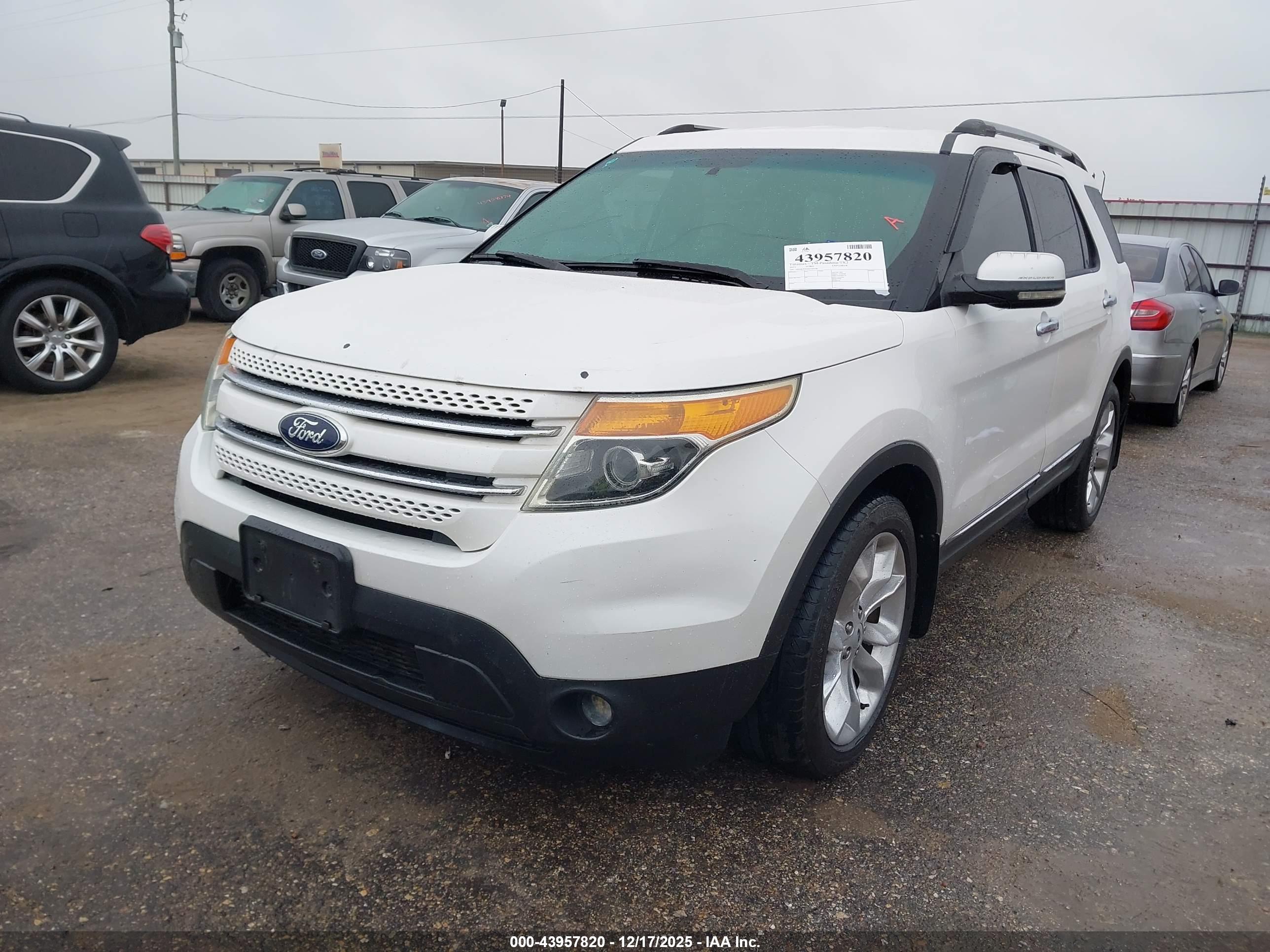 FORD EXPLORER image 2