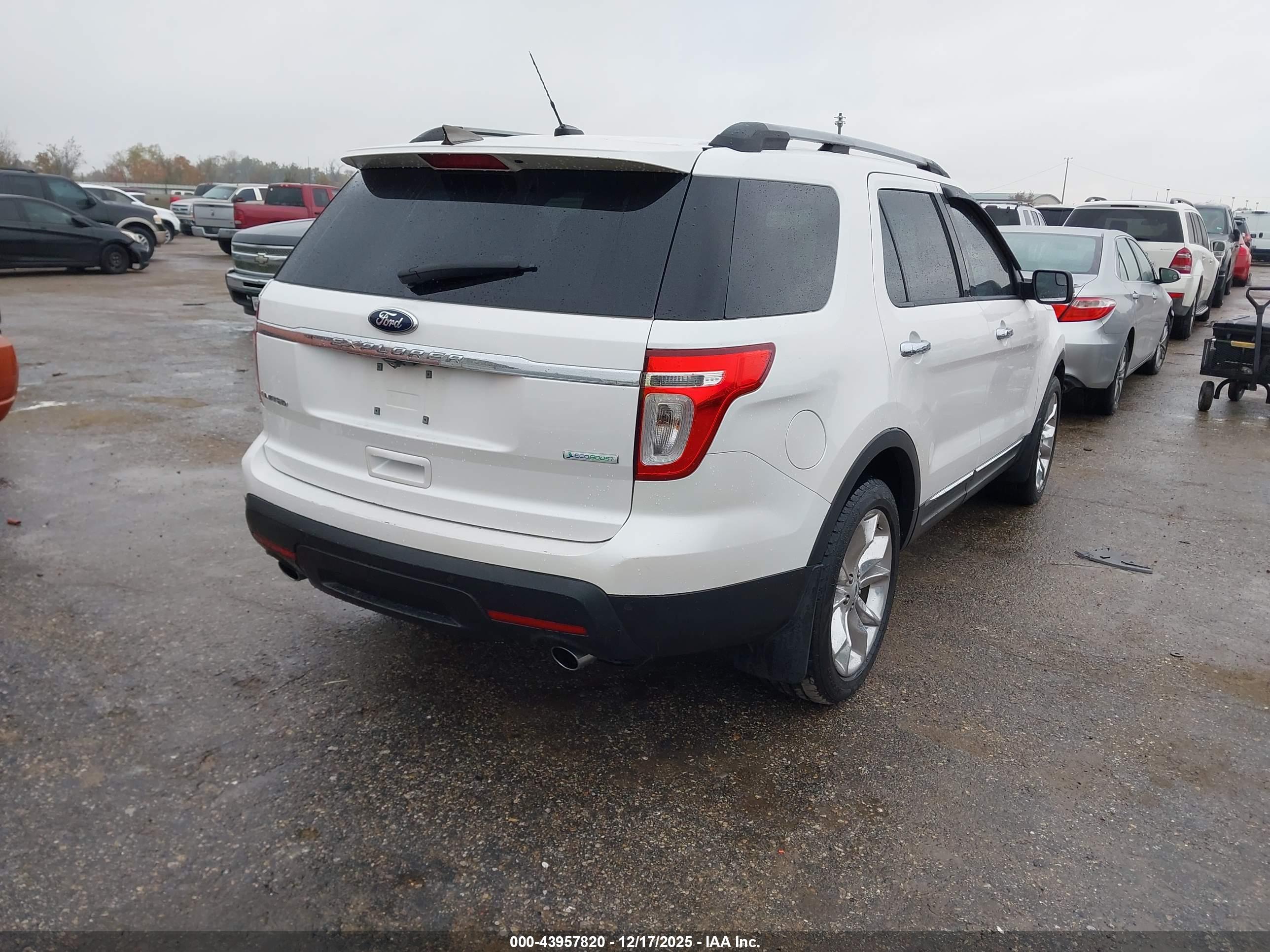 FORD EXPLORER image 4