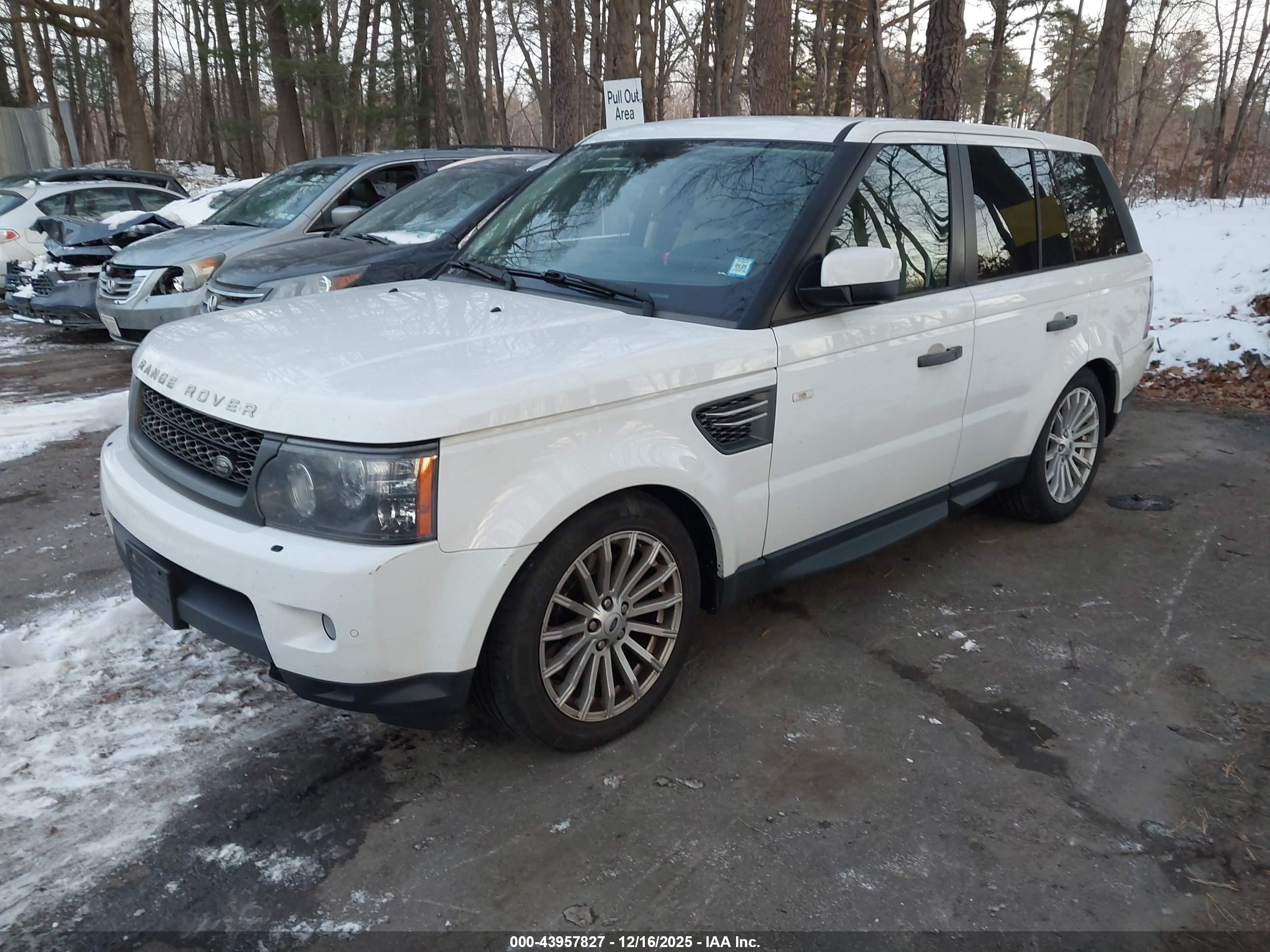 LAND ROVER image 2