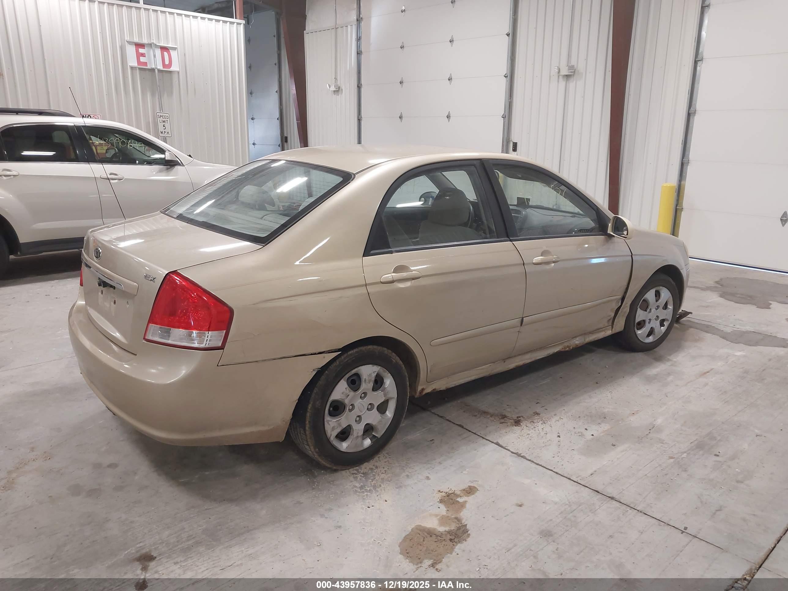 KIA SPECTRA image 4