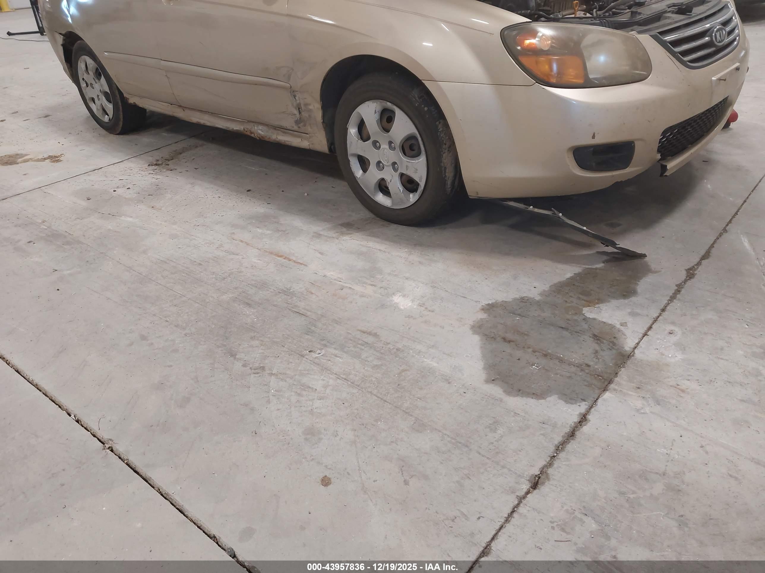 KIA SPECTRA image 6