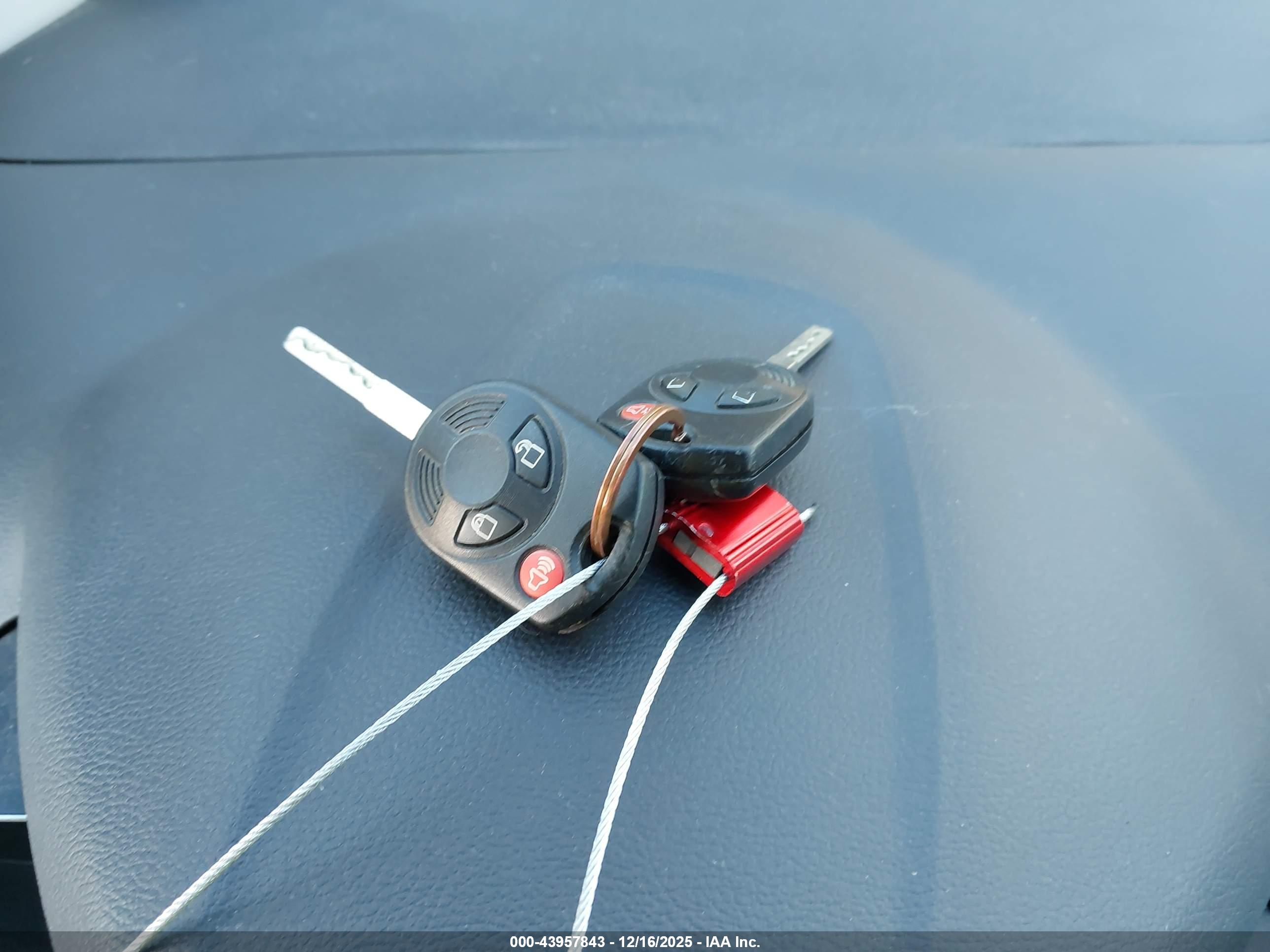 FORD ESCAPE image 11