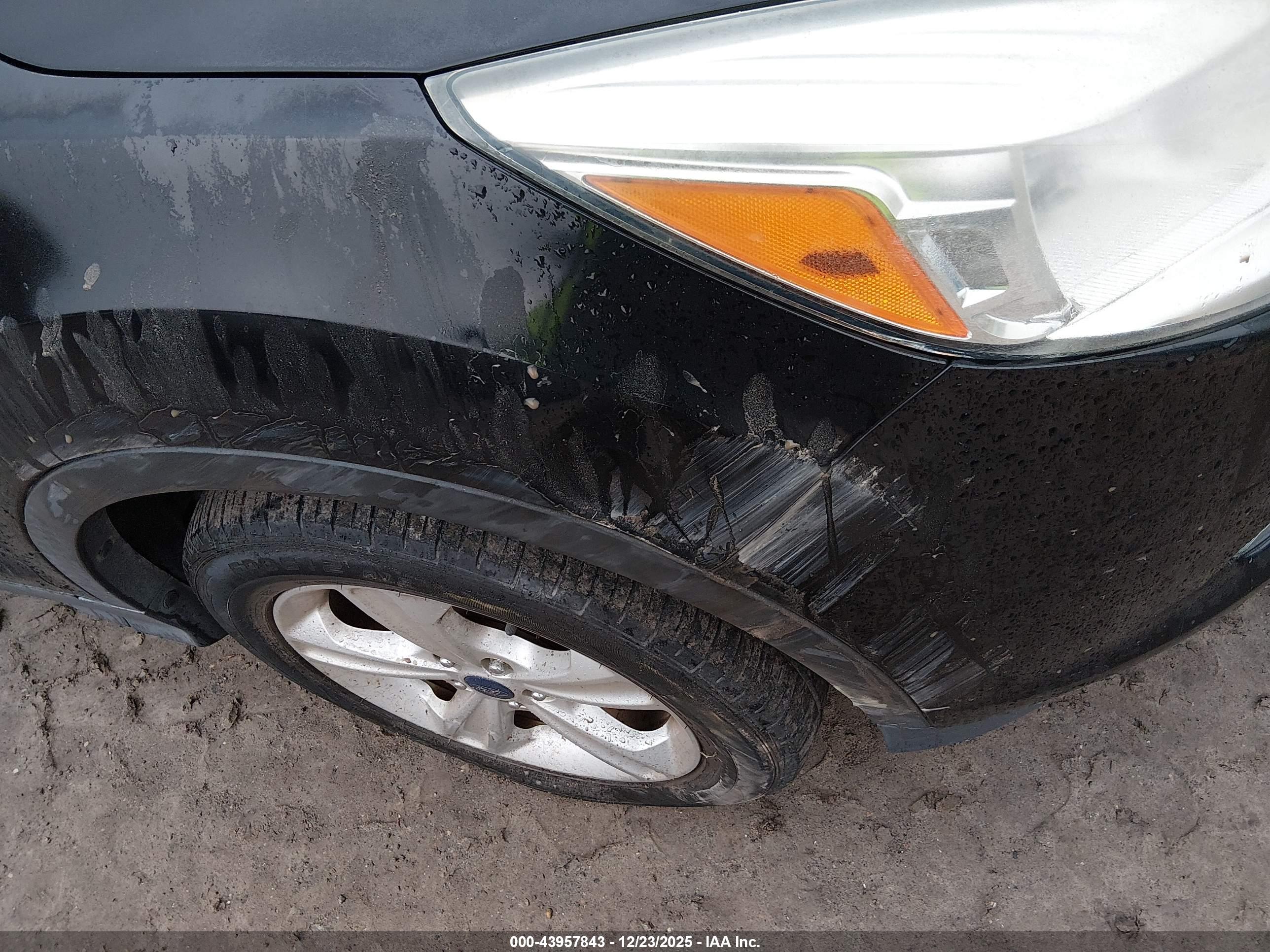 FORD ESCAPE image 6