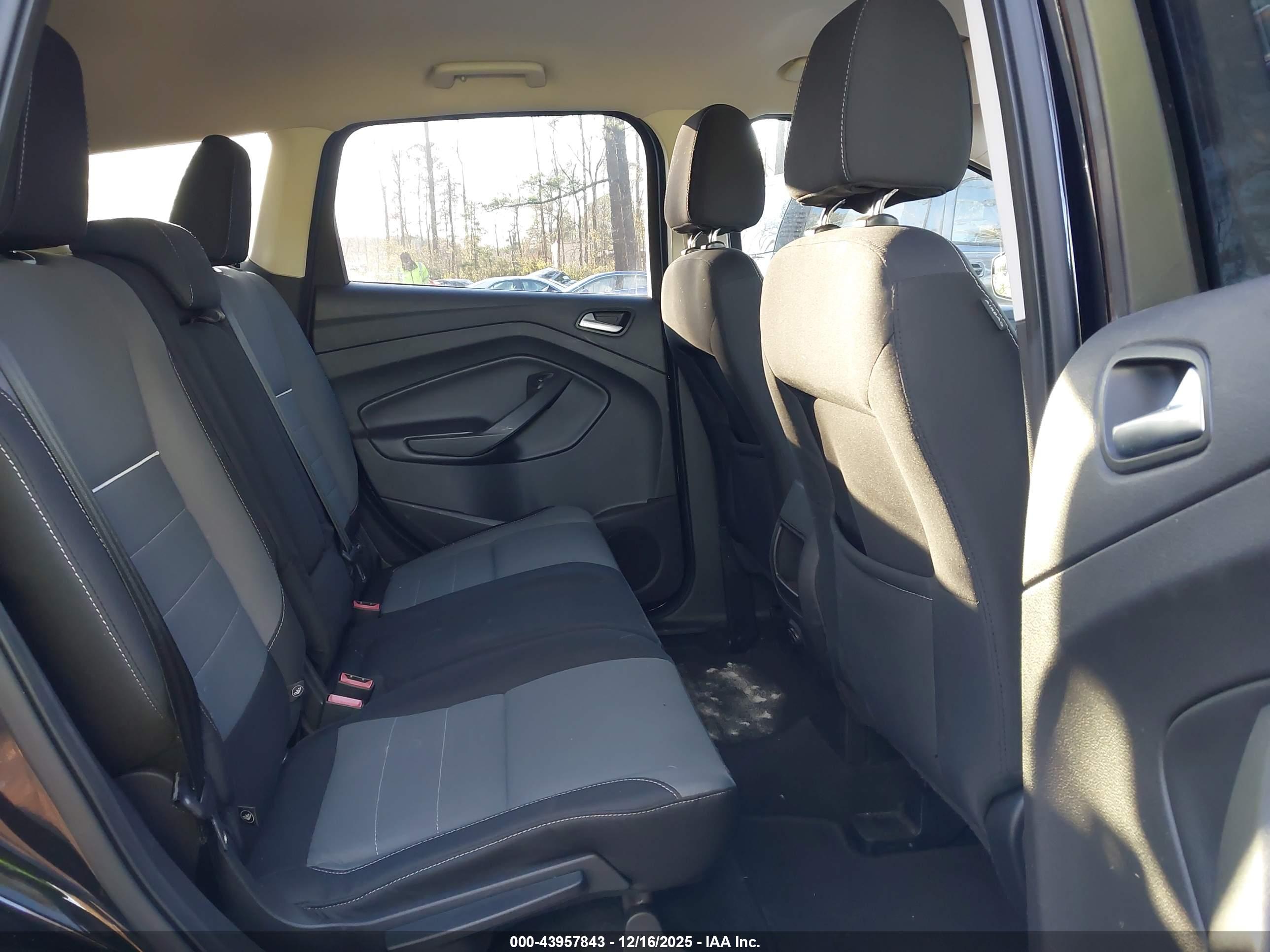 FORD ESCAPE image 8