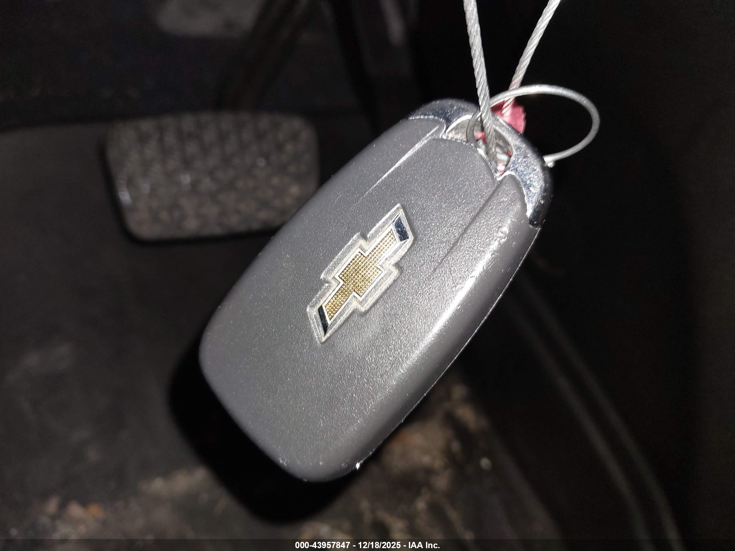 CHEVROLET EQUINOX image 11