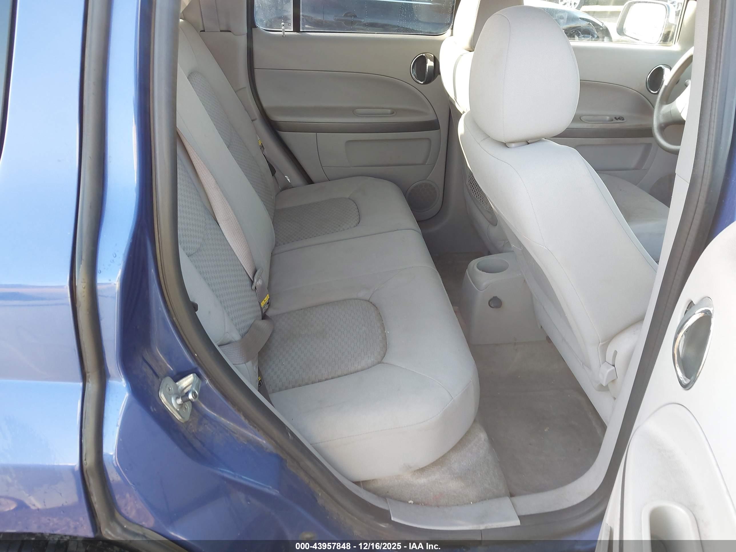 CHEVROLET HHR image 8