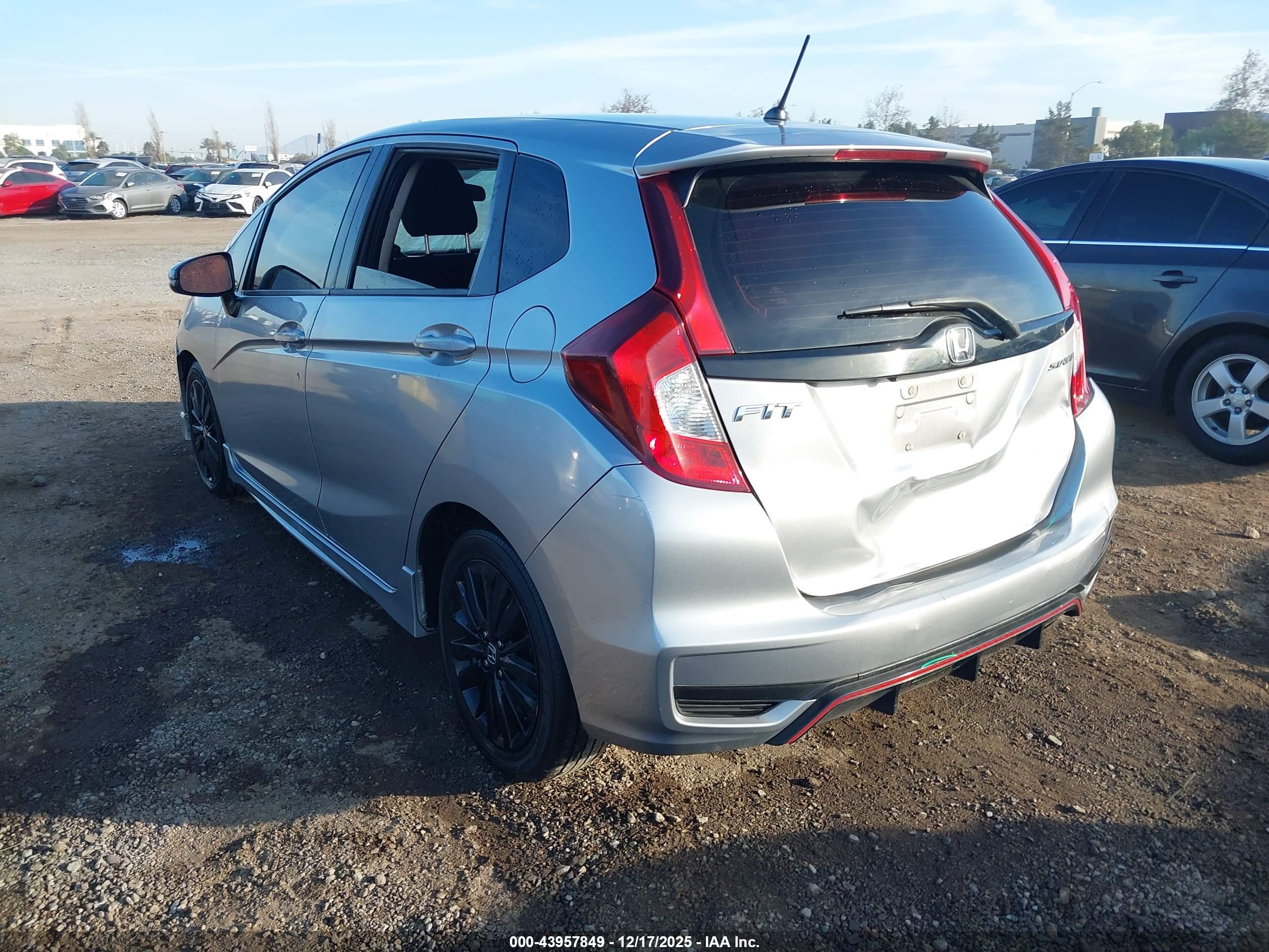 HONDA FIT image 3