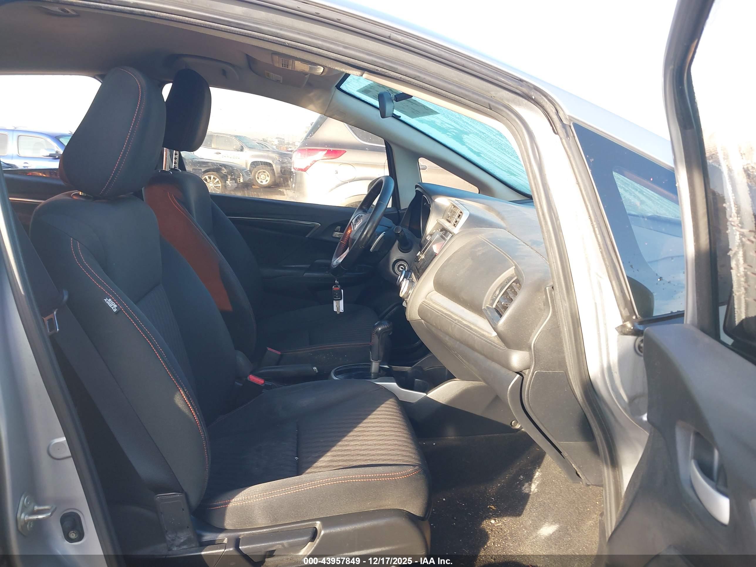 HONDA FIT image 5