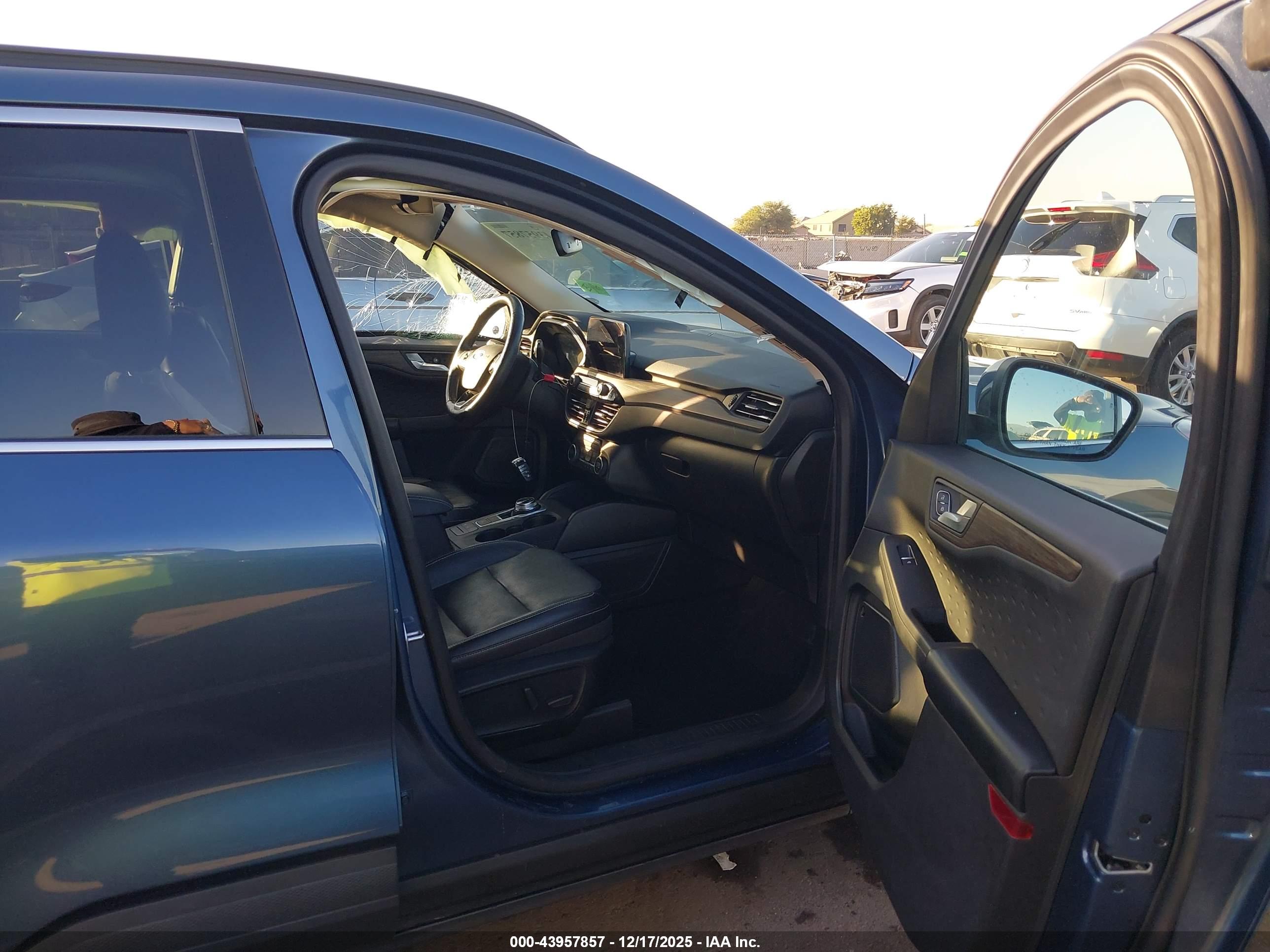 FORD ESCAPE image 5