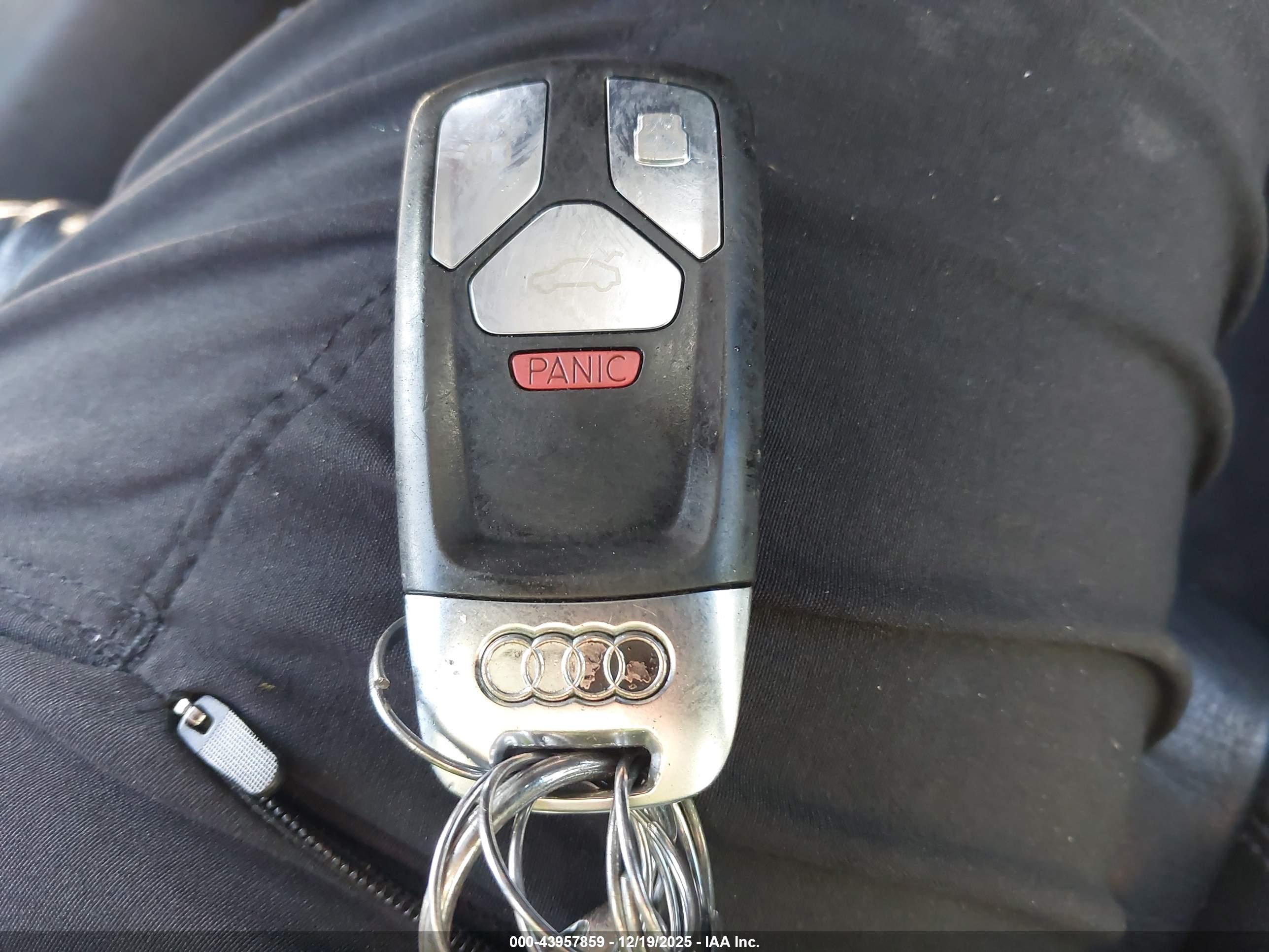 AUDI A4 image 11