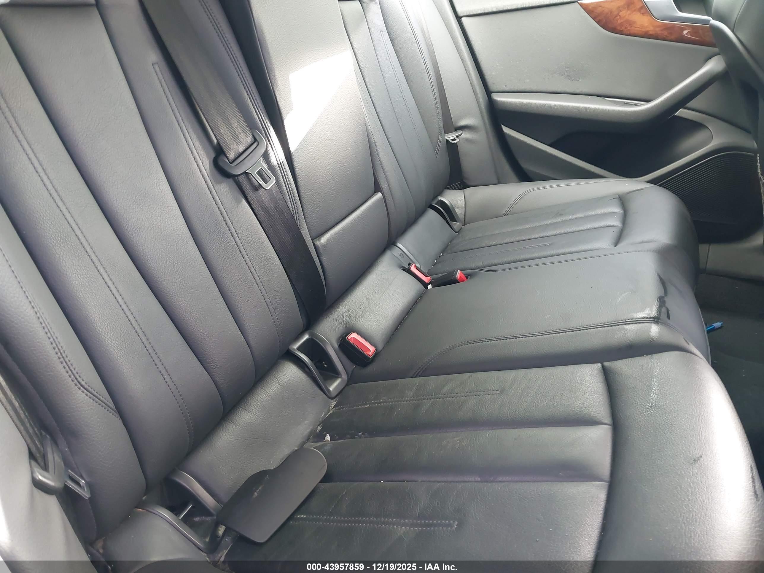 AUDI A4 image 8