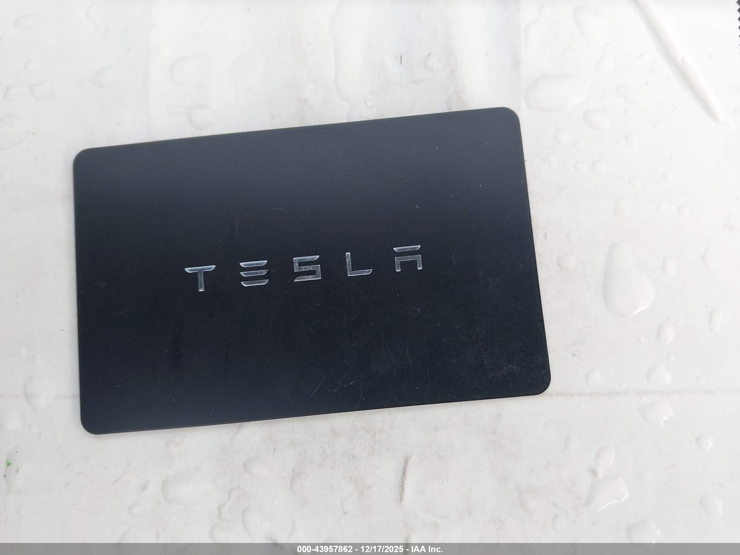 TESLA MODEL image 11