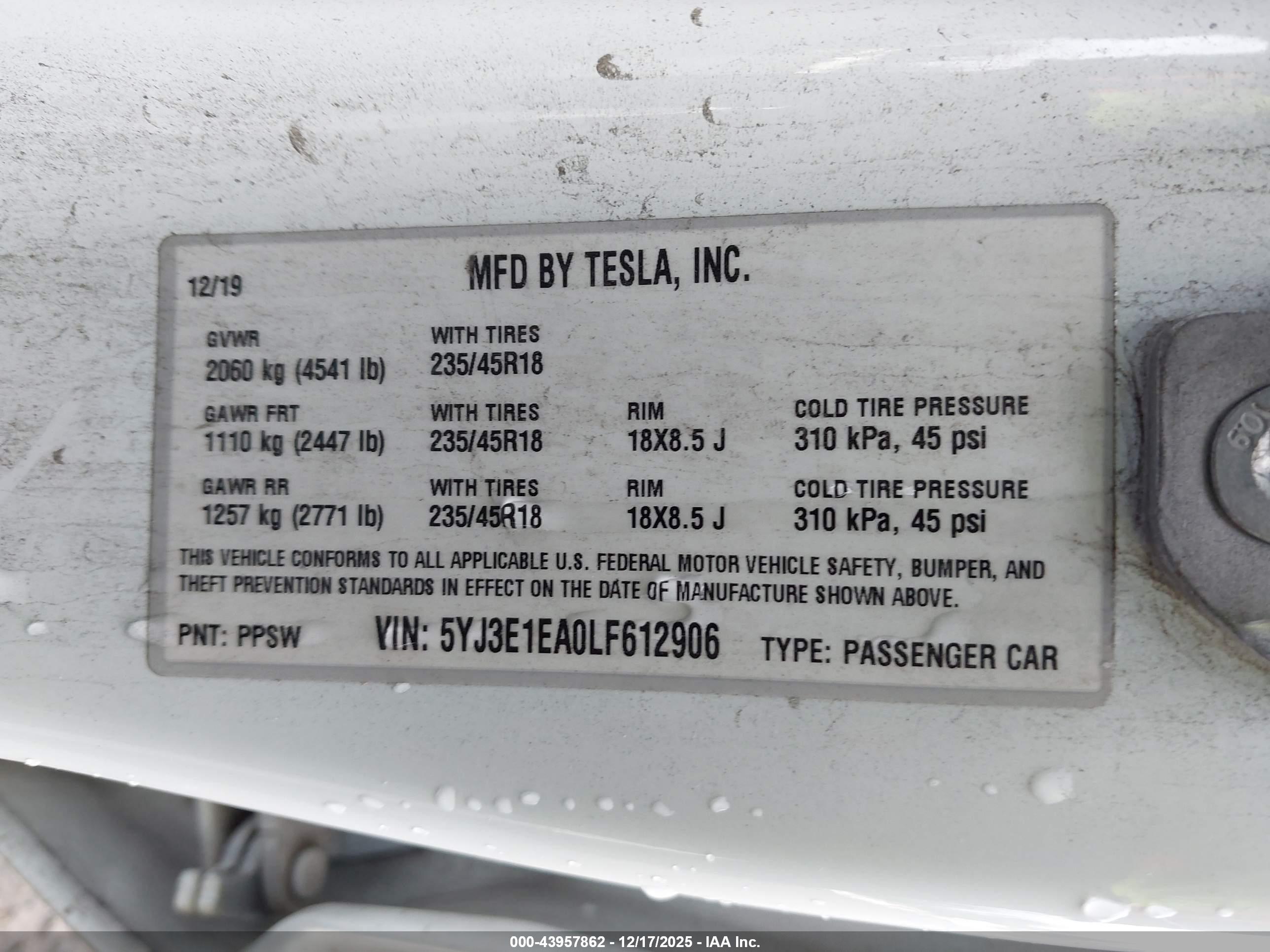 TESLA MODEL image 9