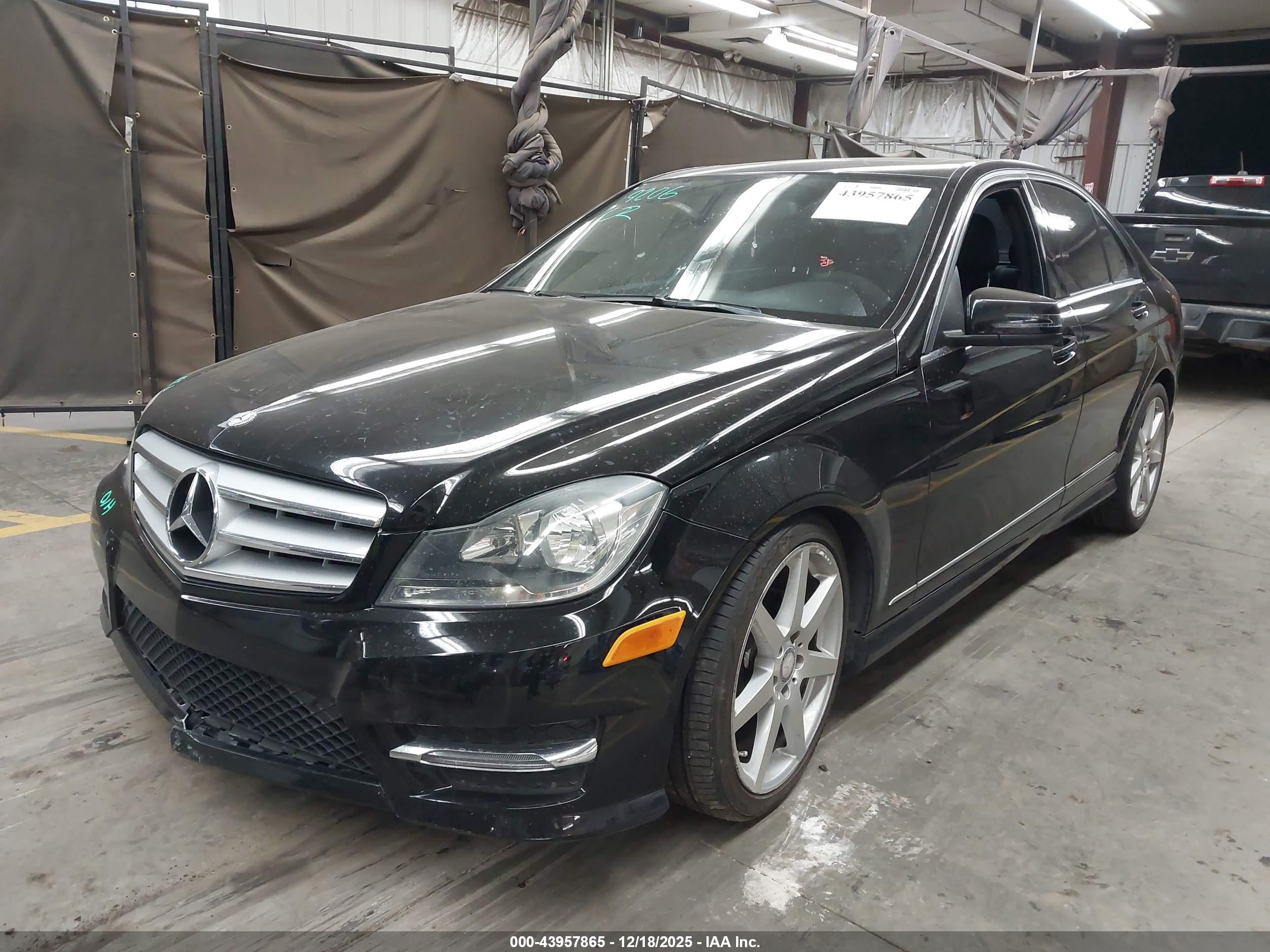 MERCEDES-BENZ C image 2
