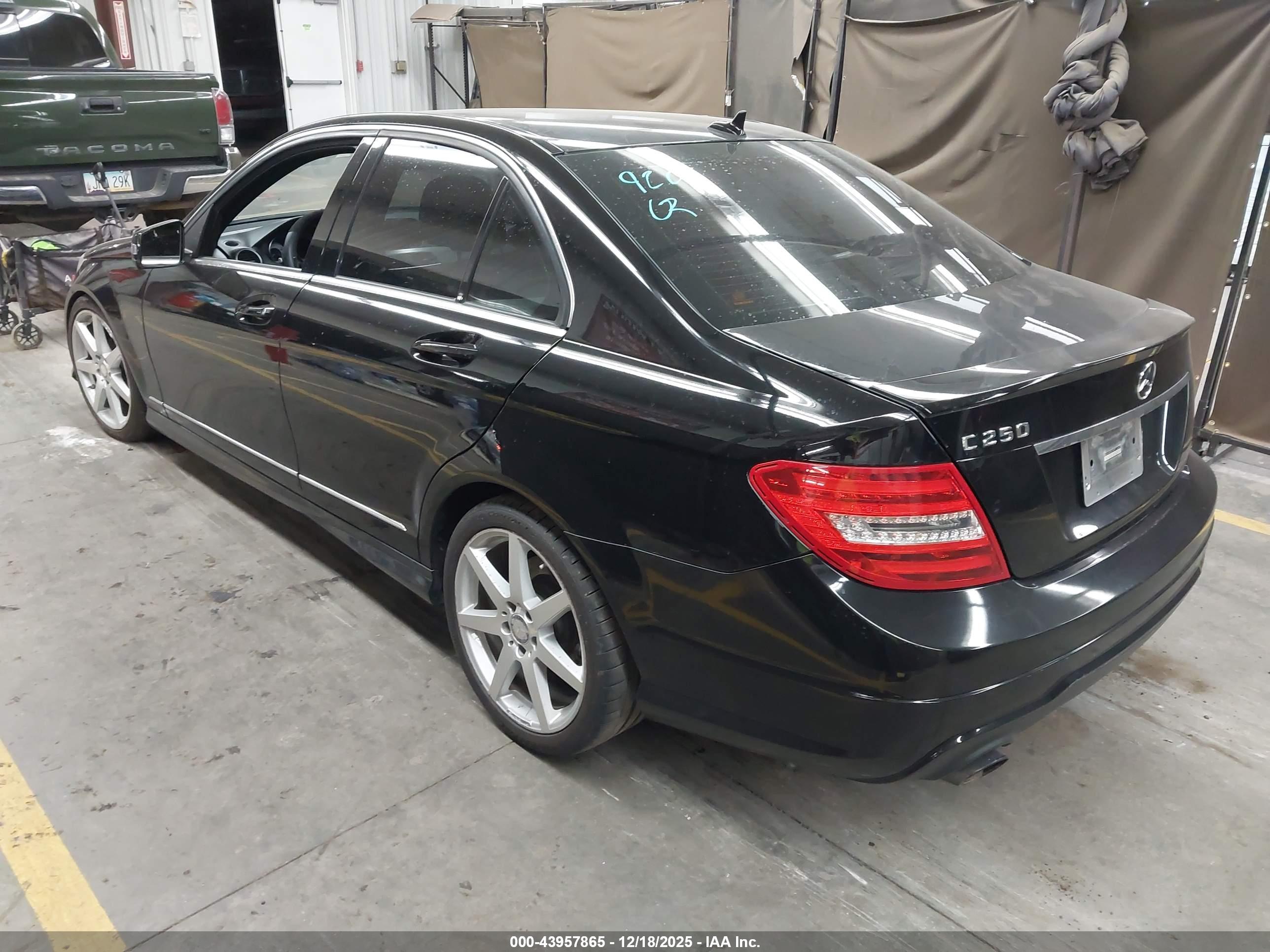 MERCEDES-BENZ C image 3