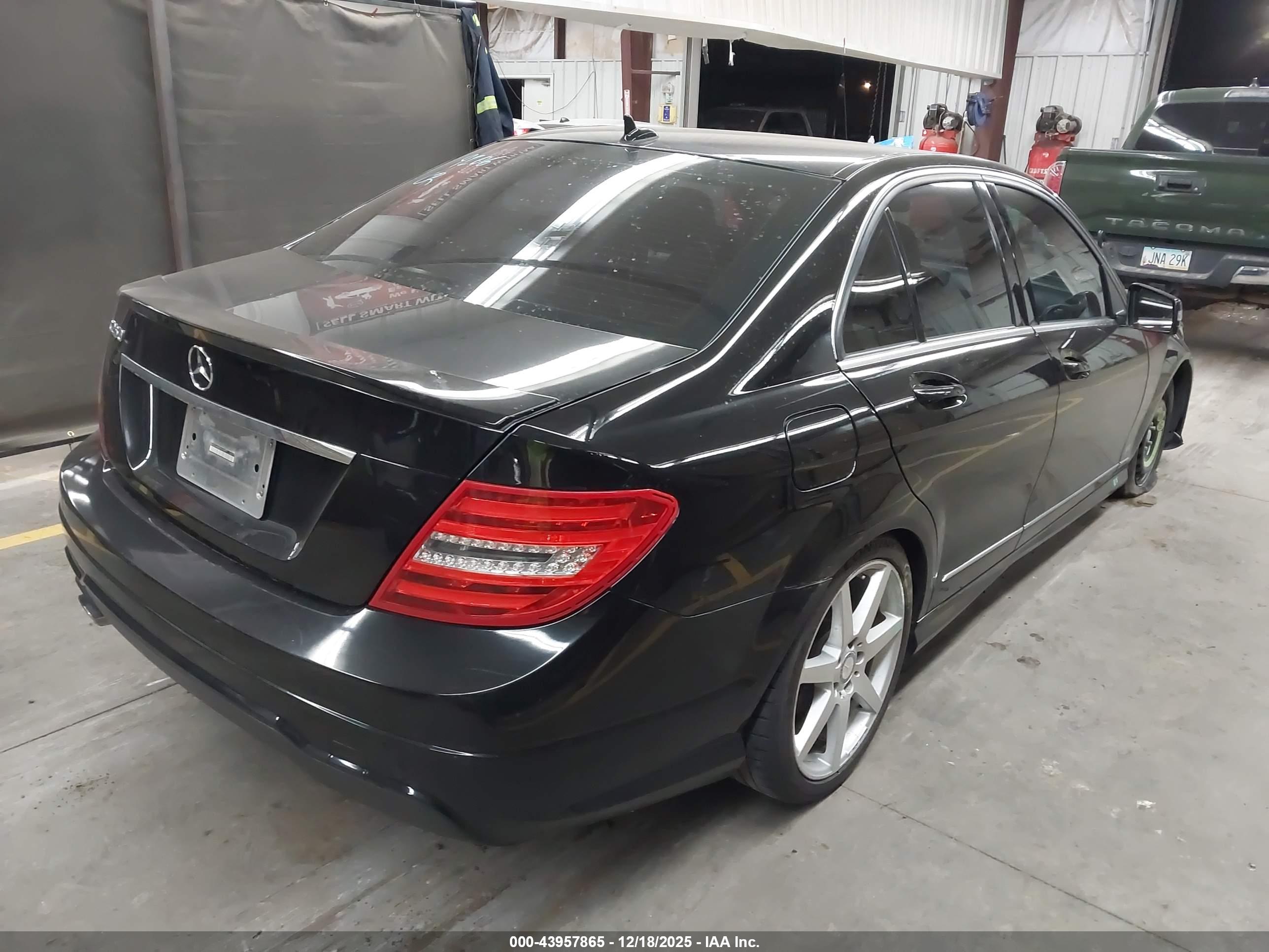 MERCEDES-BENZ C image 4