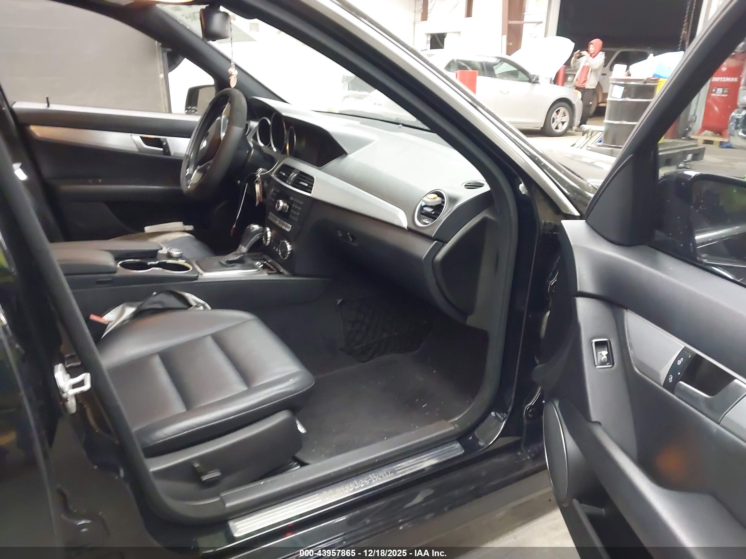 MERCEDES-BENZ C image 5