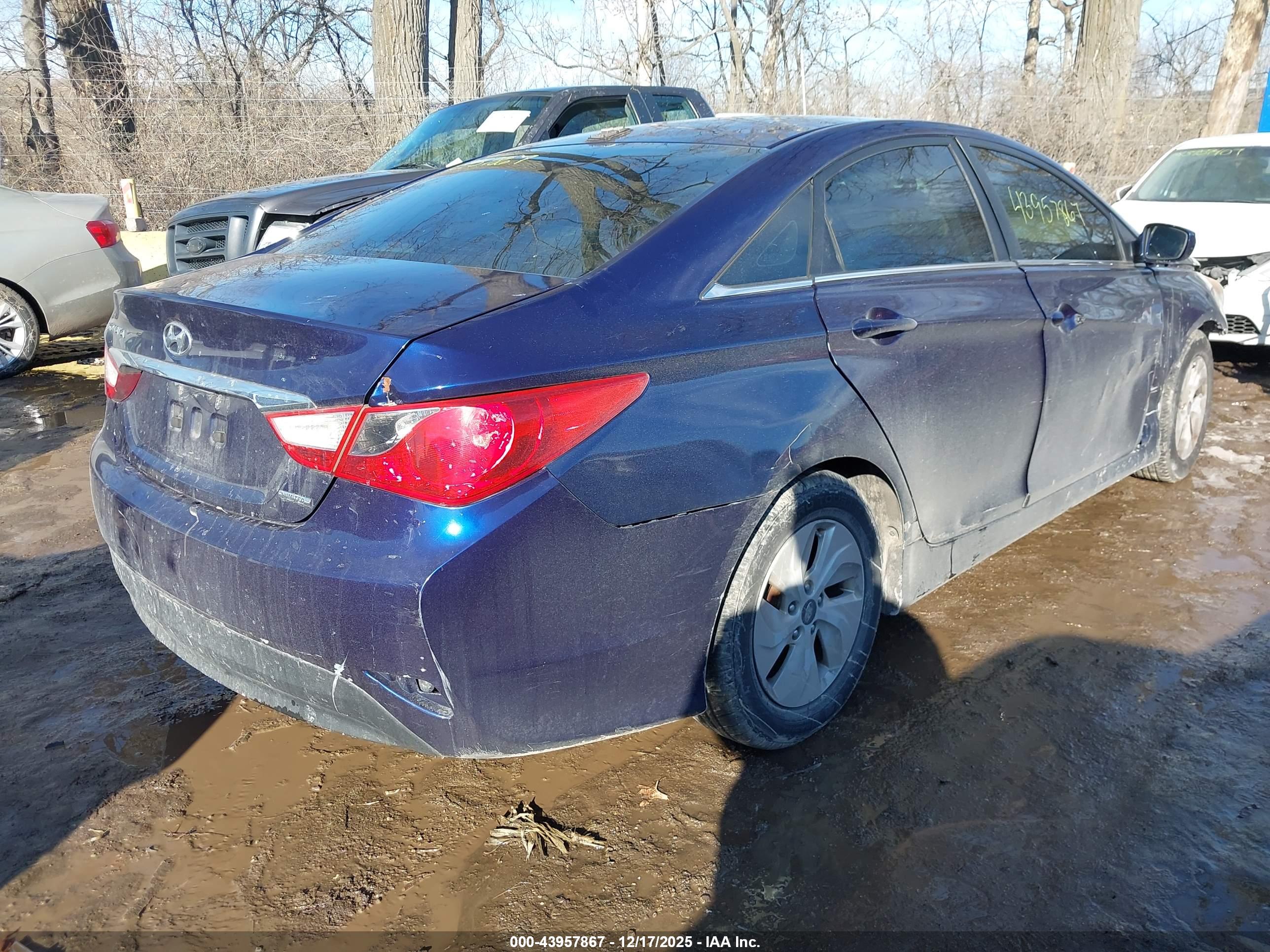 HYUNDAI SONATA image 4