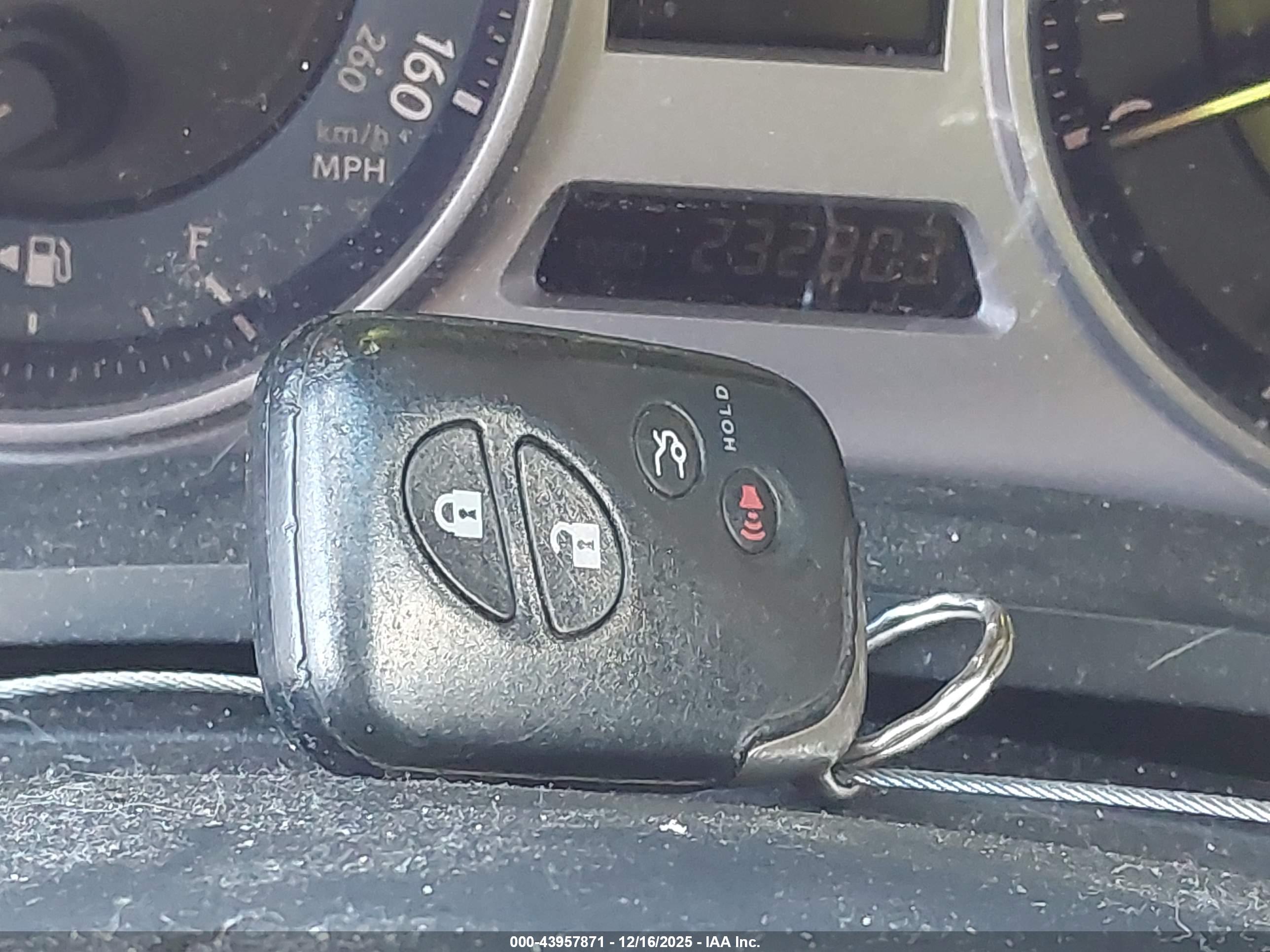 LEXUS IS image 11
