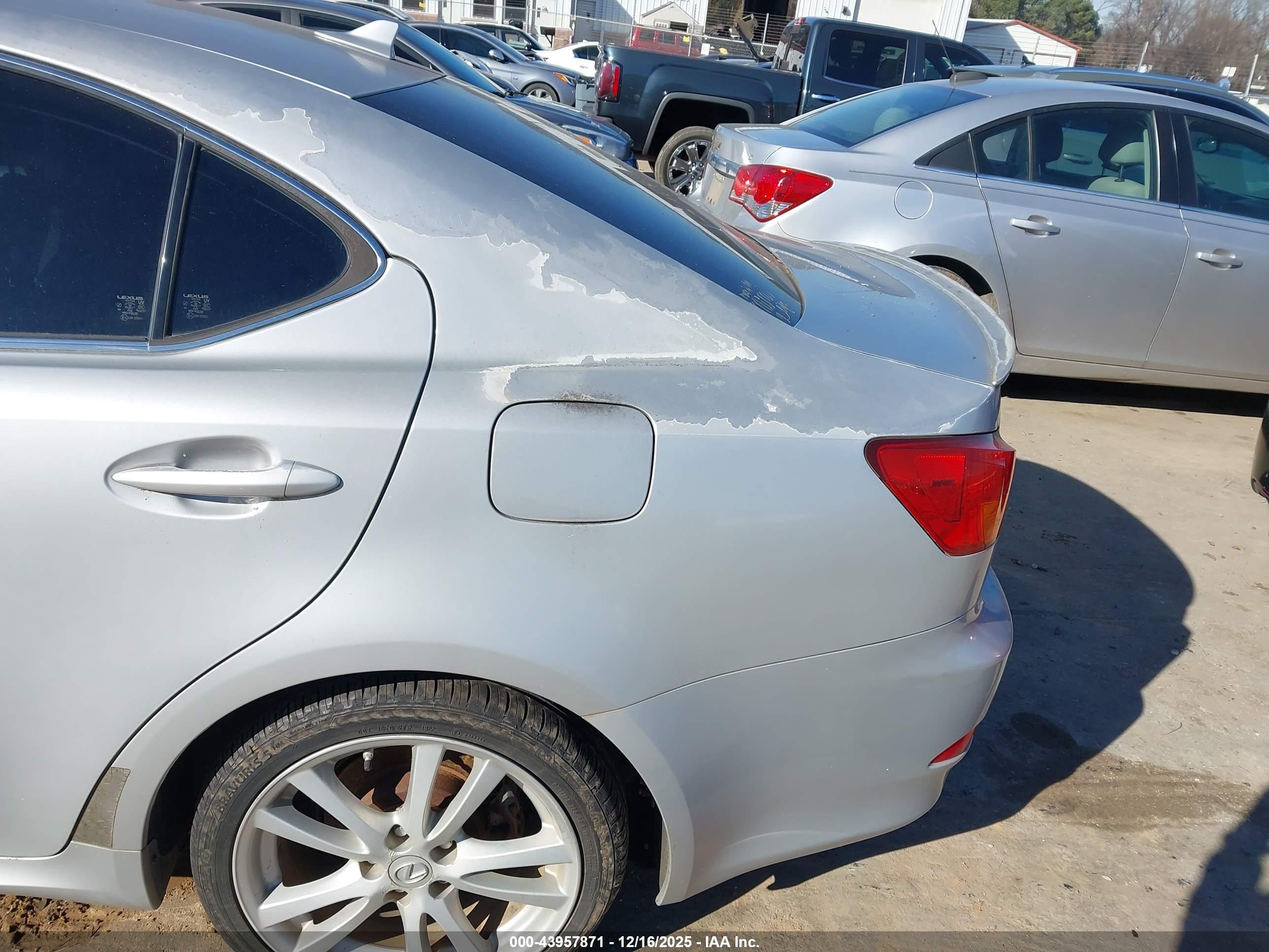 LEXUS IS image 6