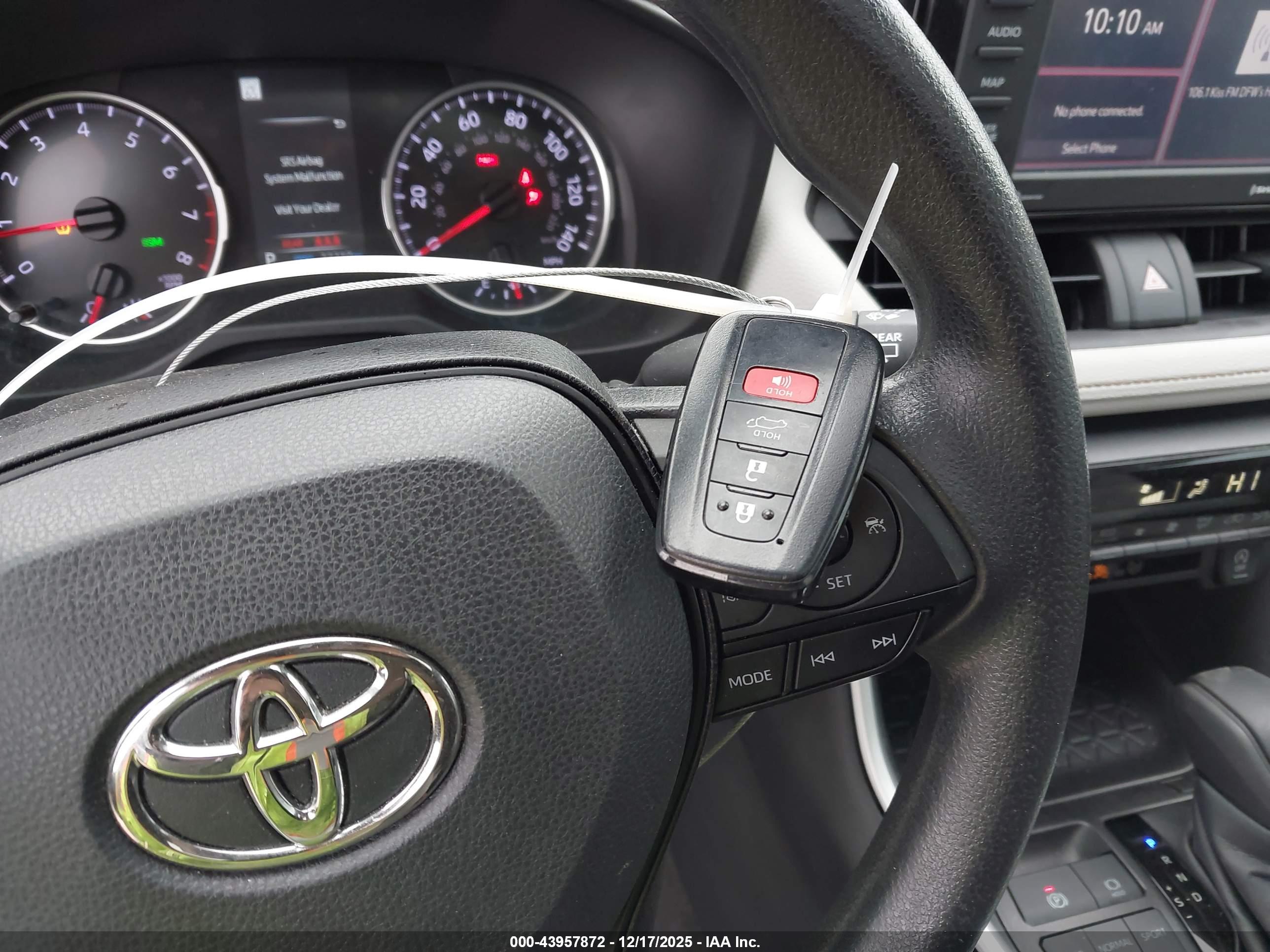 TOYOTA RAV4 image 11