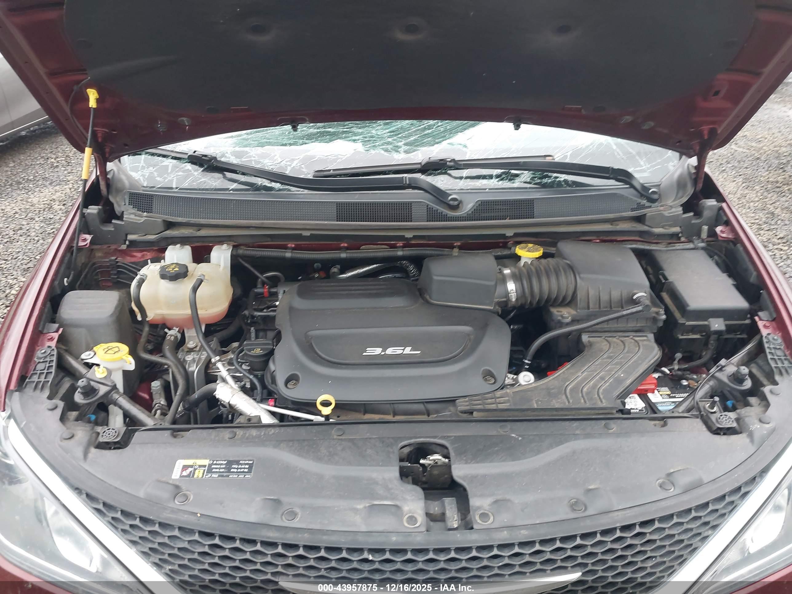 CHRYSLER PACIFICA image 10