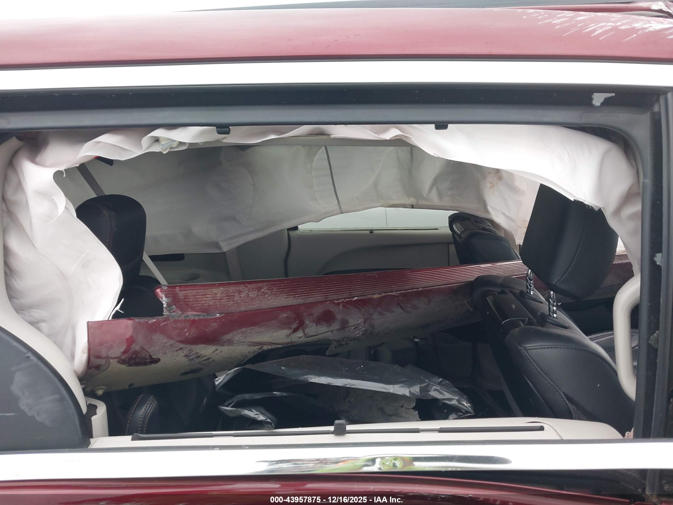 CHRYSLER PACIFICA image 8