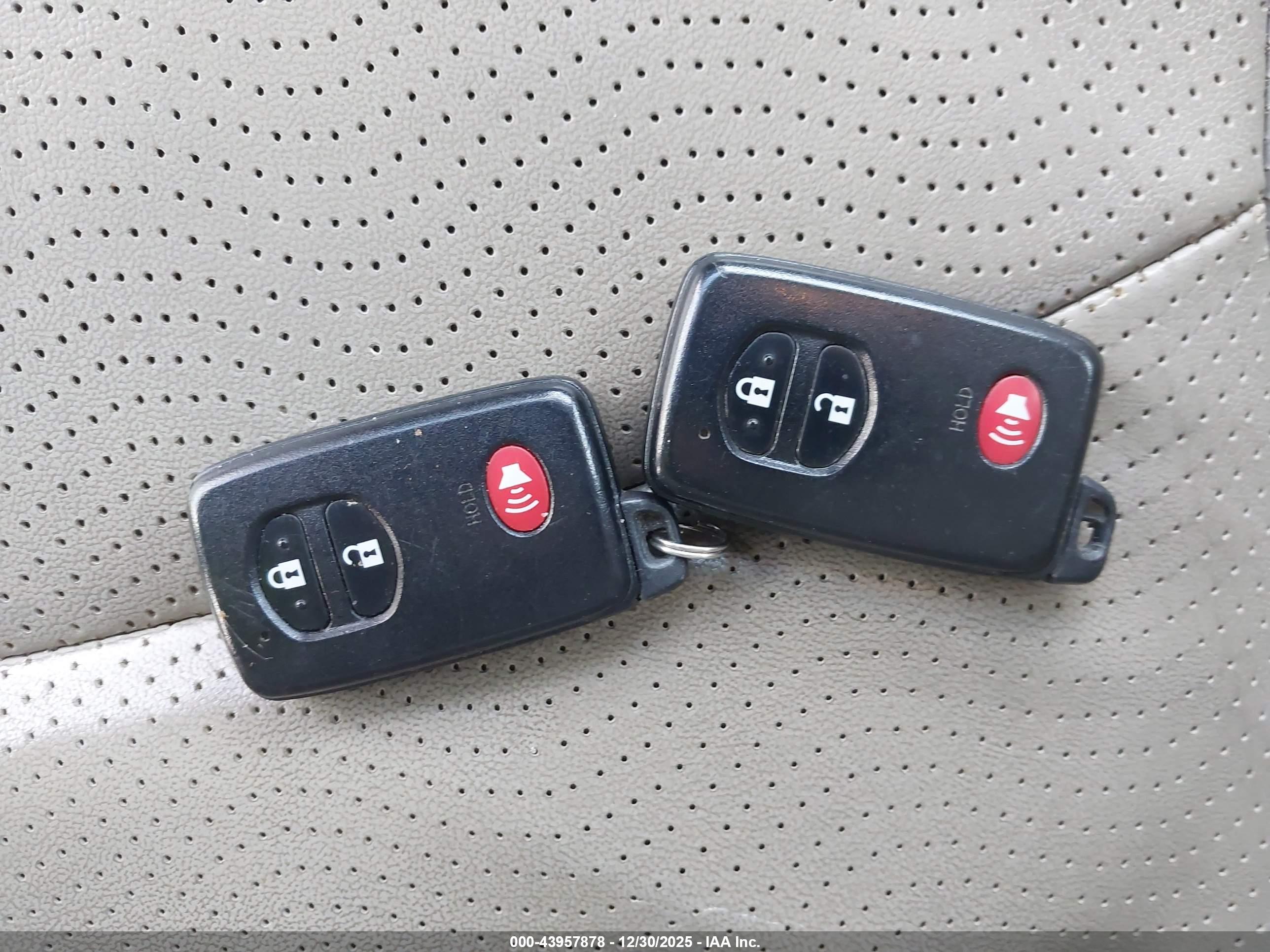 TOYOTA PRIUS image 11
