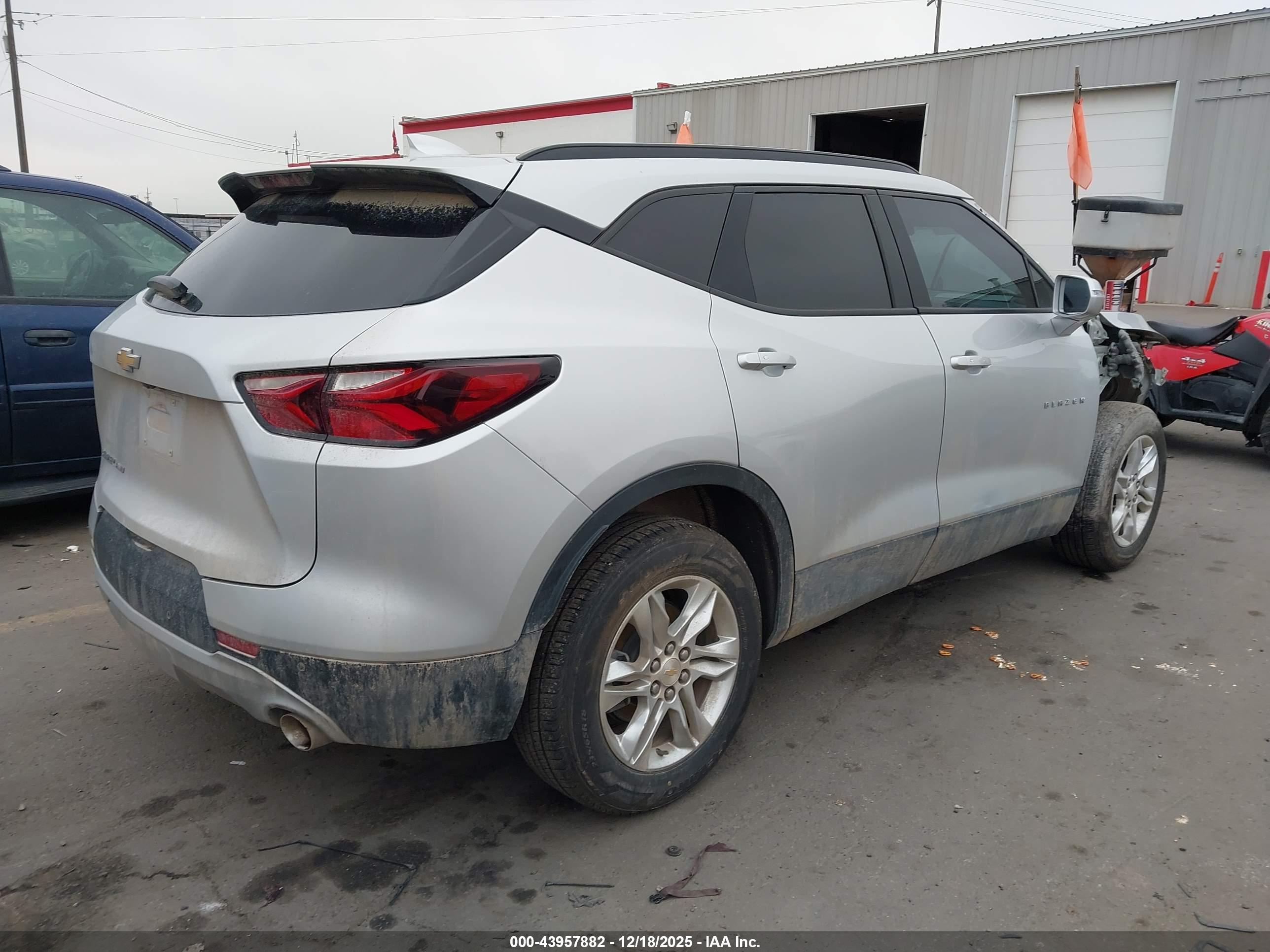 CHEVROLET BLAZER image 4